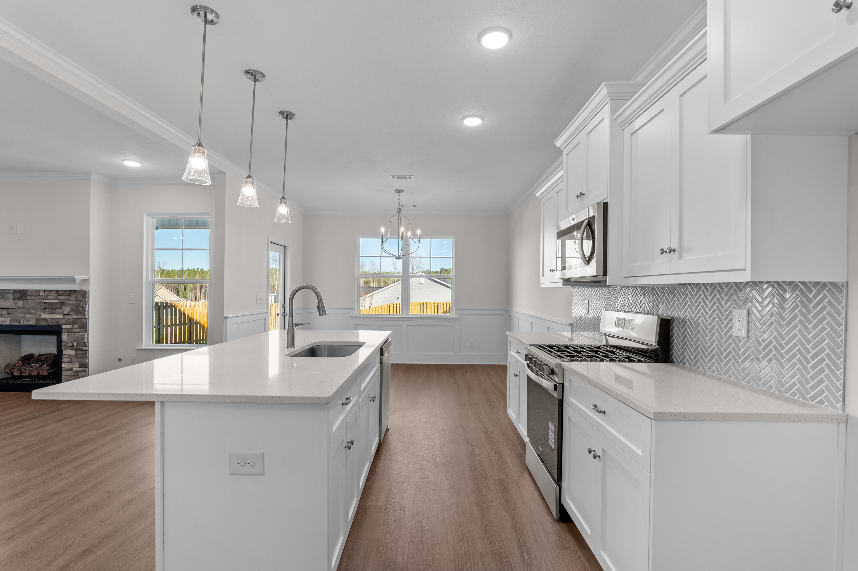 933 Holbrook Drive Property Photo 10