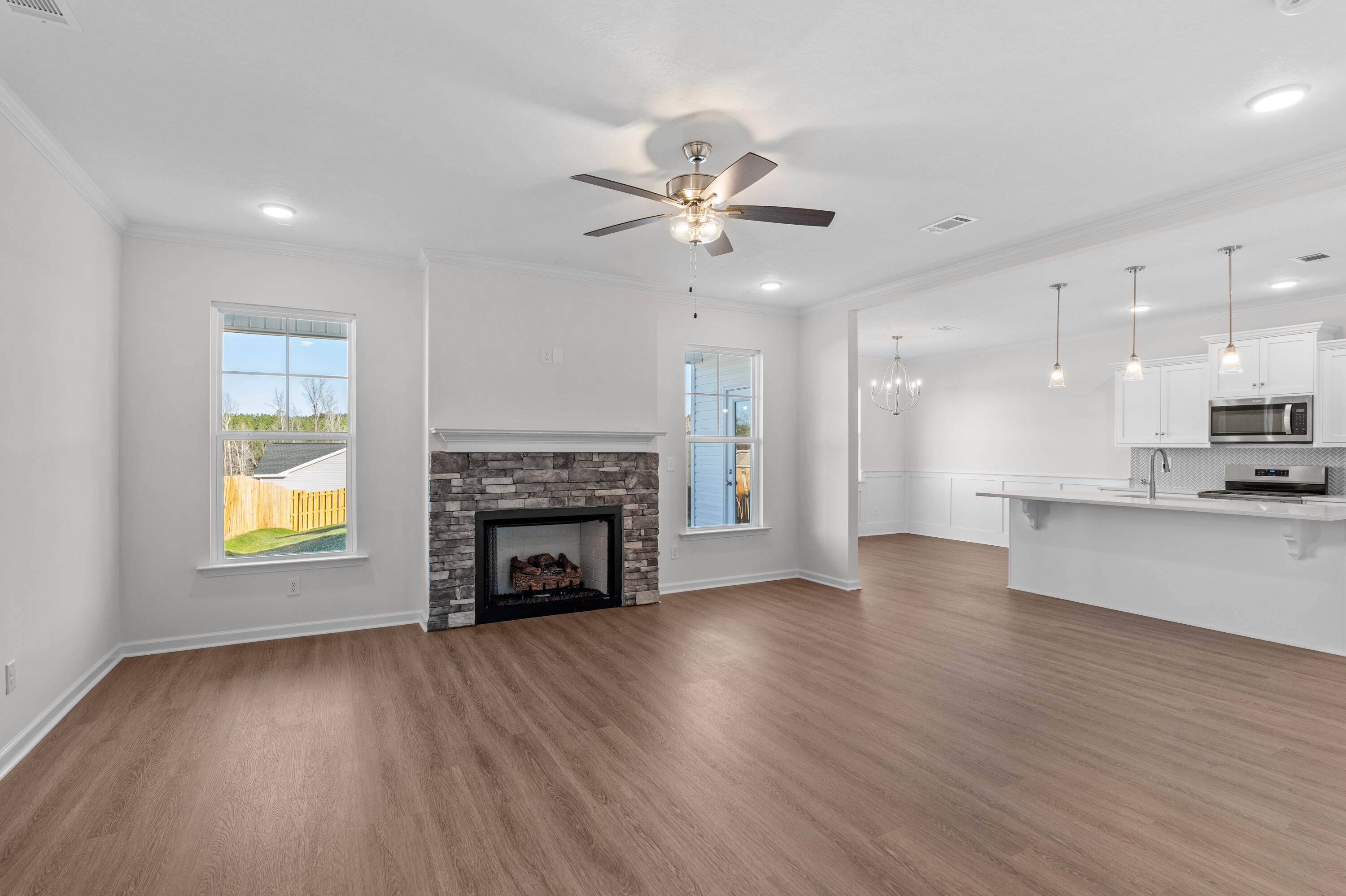933 Holbrook Drive Property Photo 14