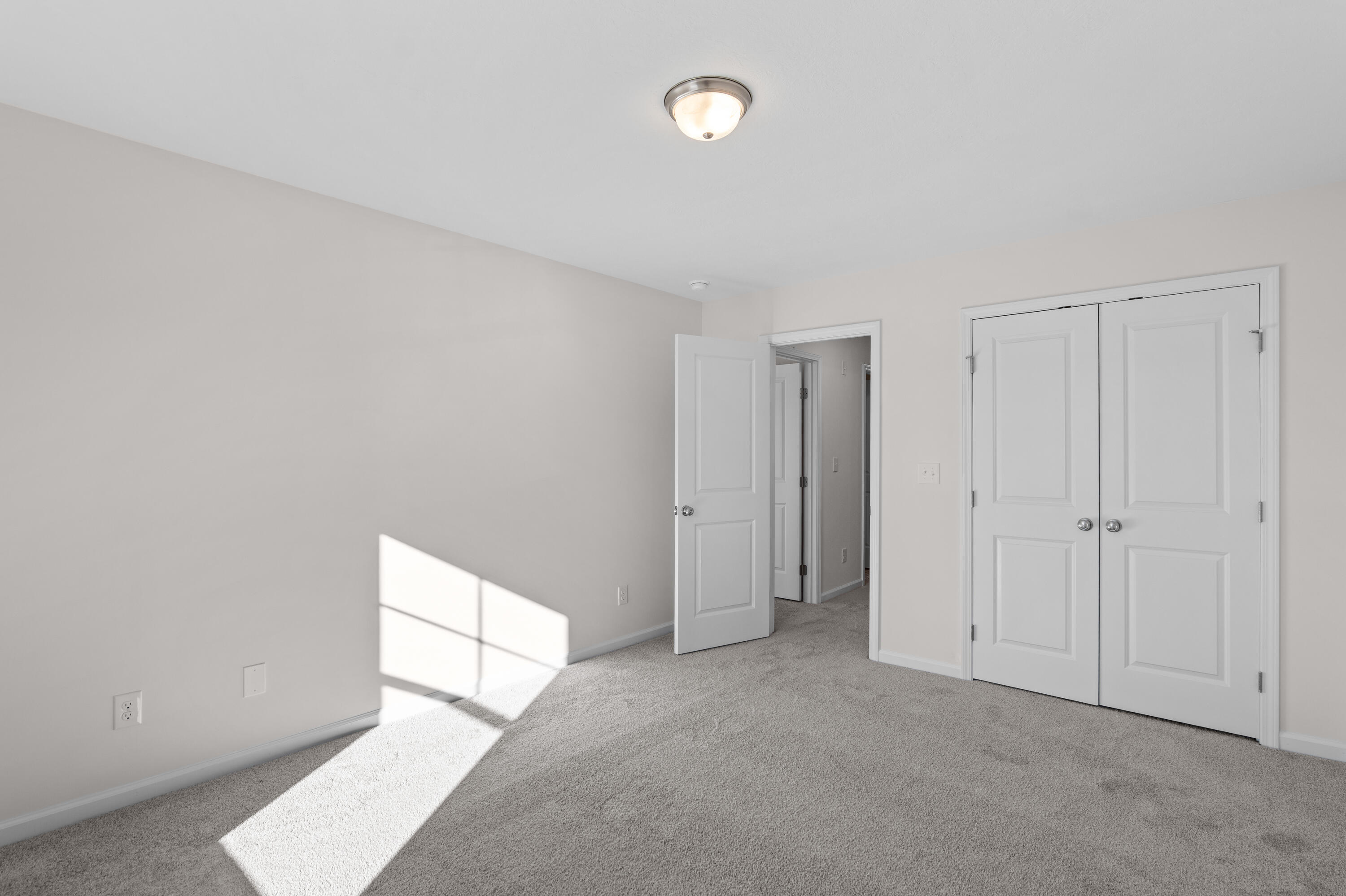 933 Holbrook Drive Property Photo 33