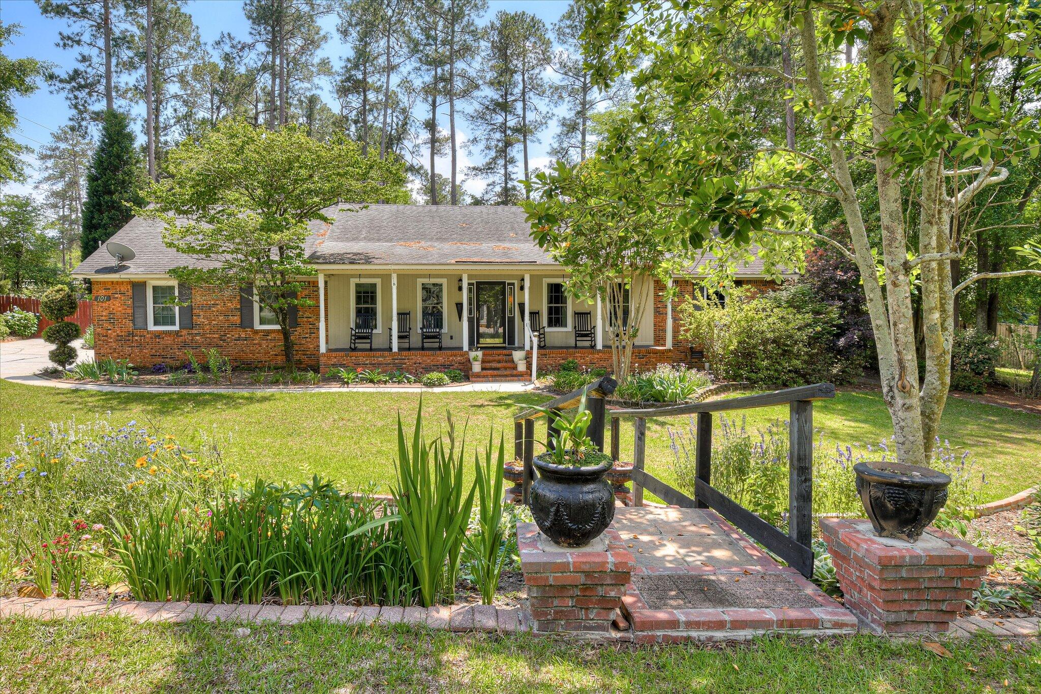 101 Hartwell Drive Property Photo 1