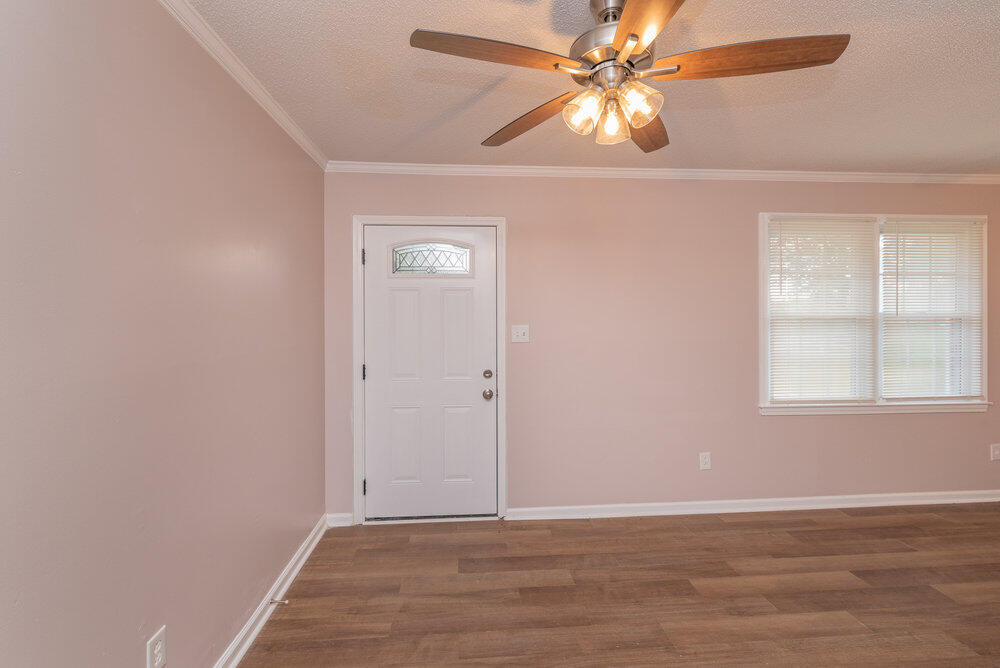 153 Campbell Circle Property Photo 6