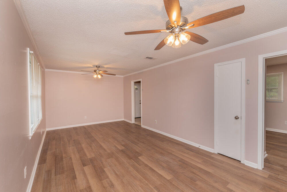 153 Campbell Circle Property Photo 7