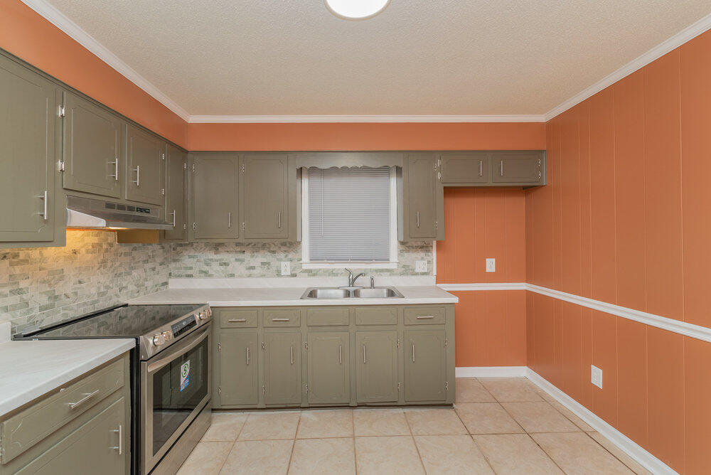 153 Campbell Circle Property Photo 9