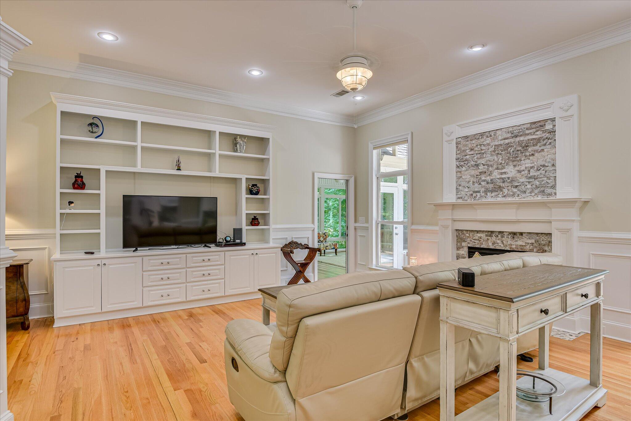 204 Chickadee Court Property Photo 8