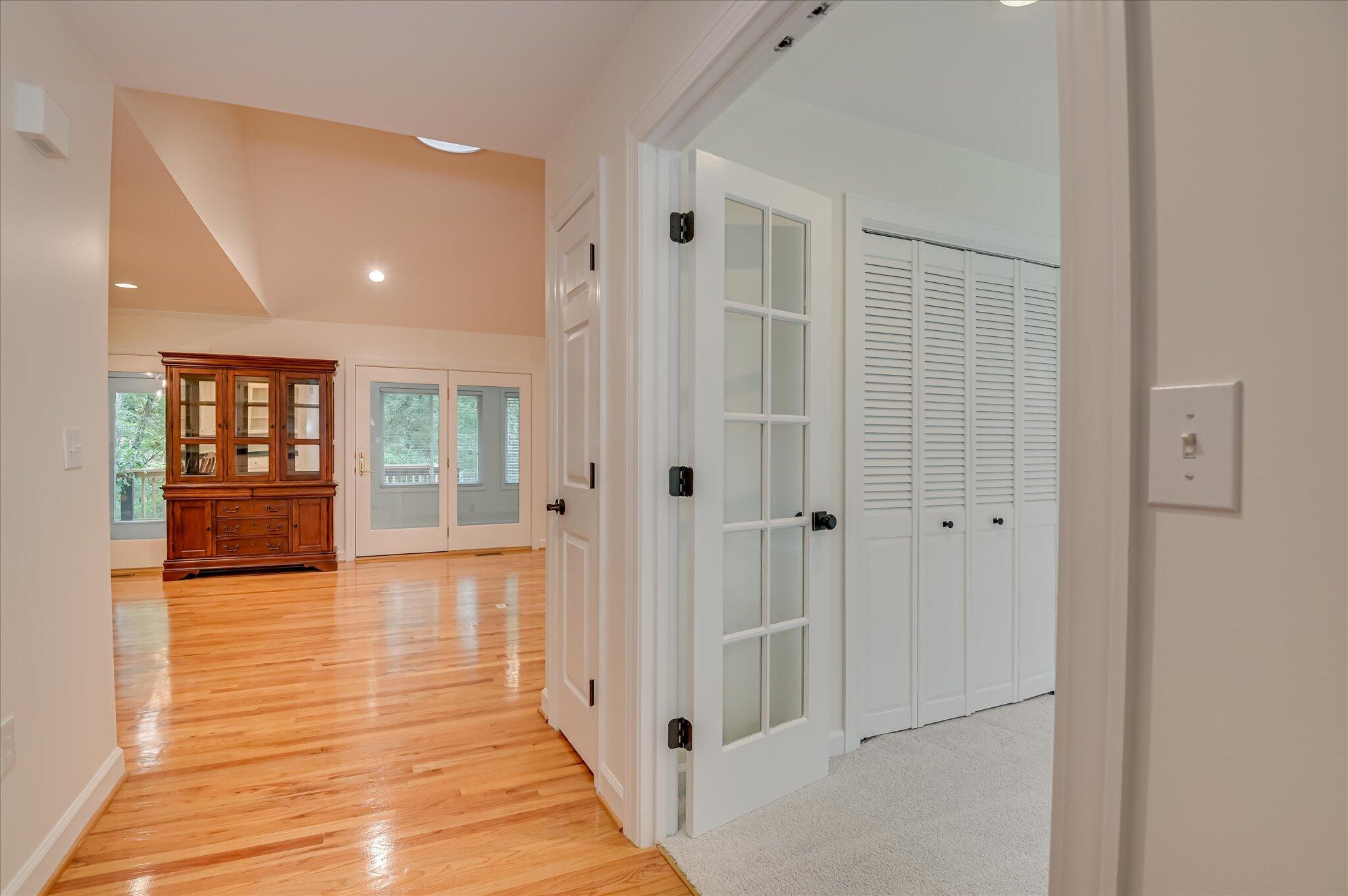 301 Misty Cove Property Photo 7