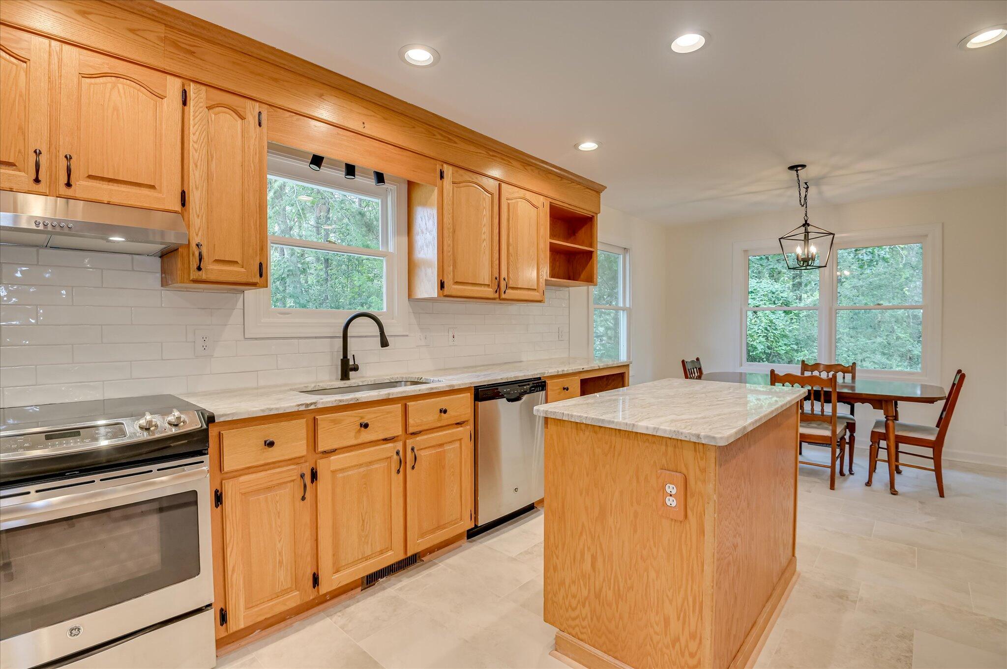 301 Misty Cove Property Photo 8