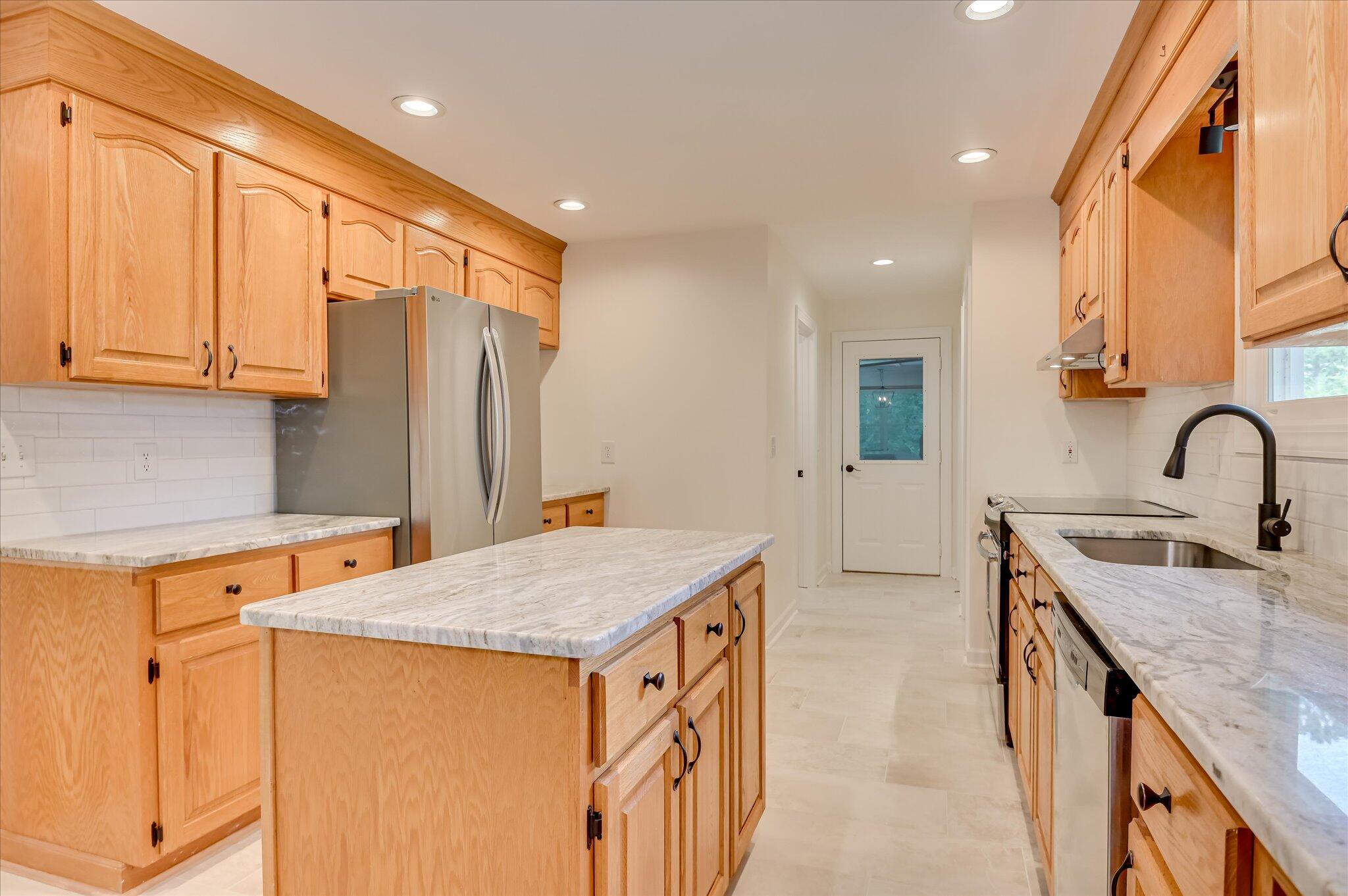 301 Misty Cove Property Photo 12