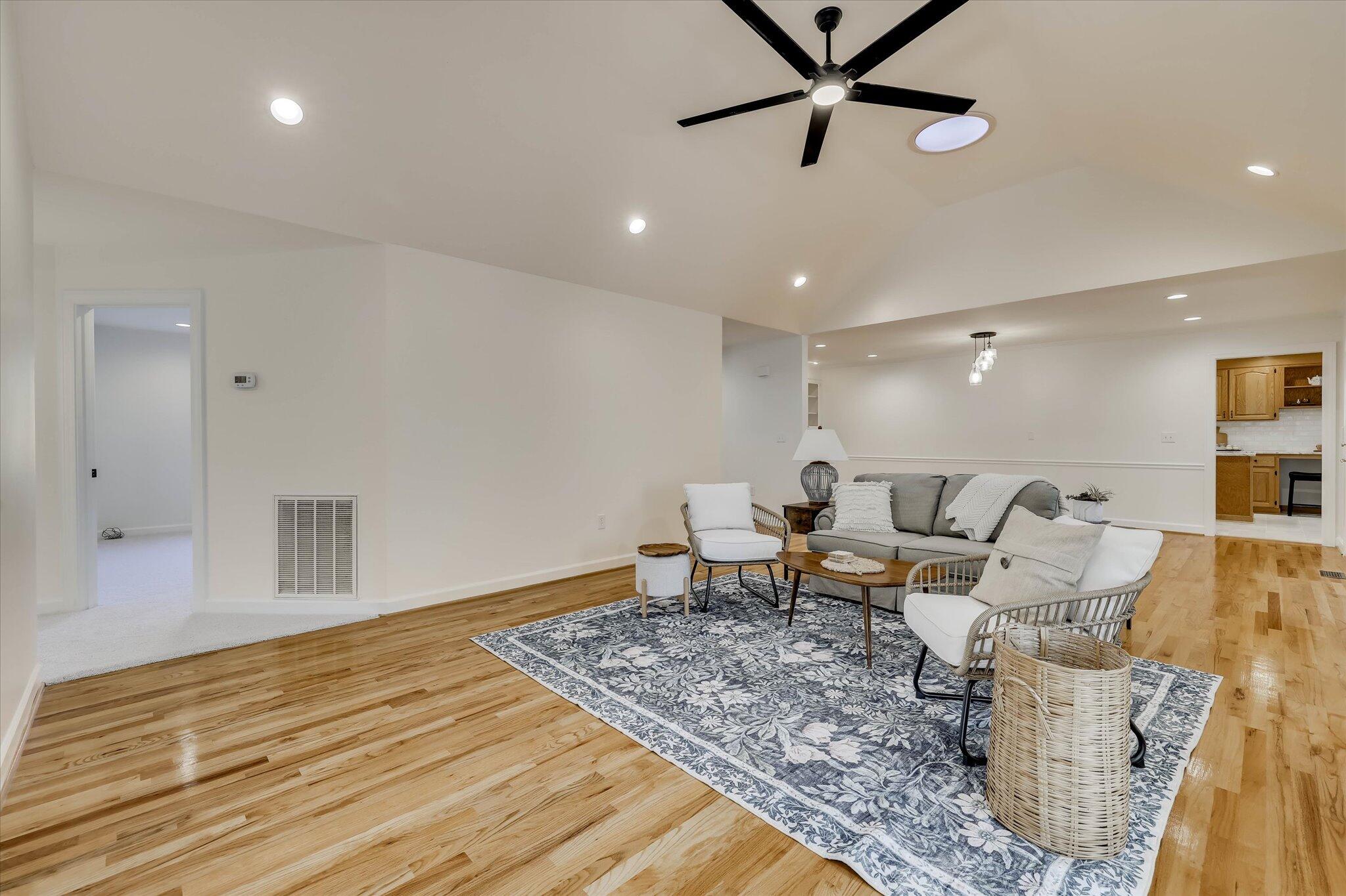 301 Misty Cove Property Photo 32
