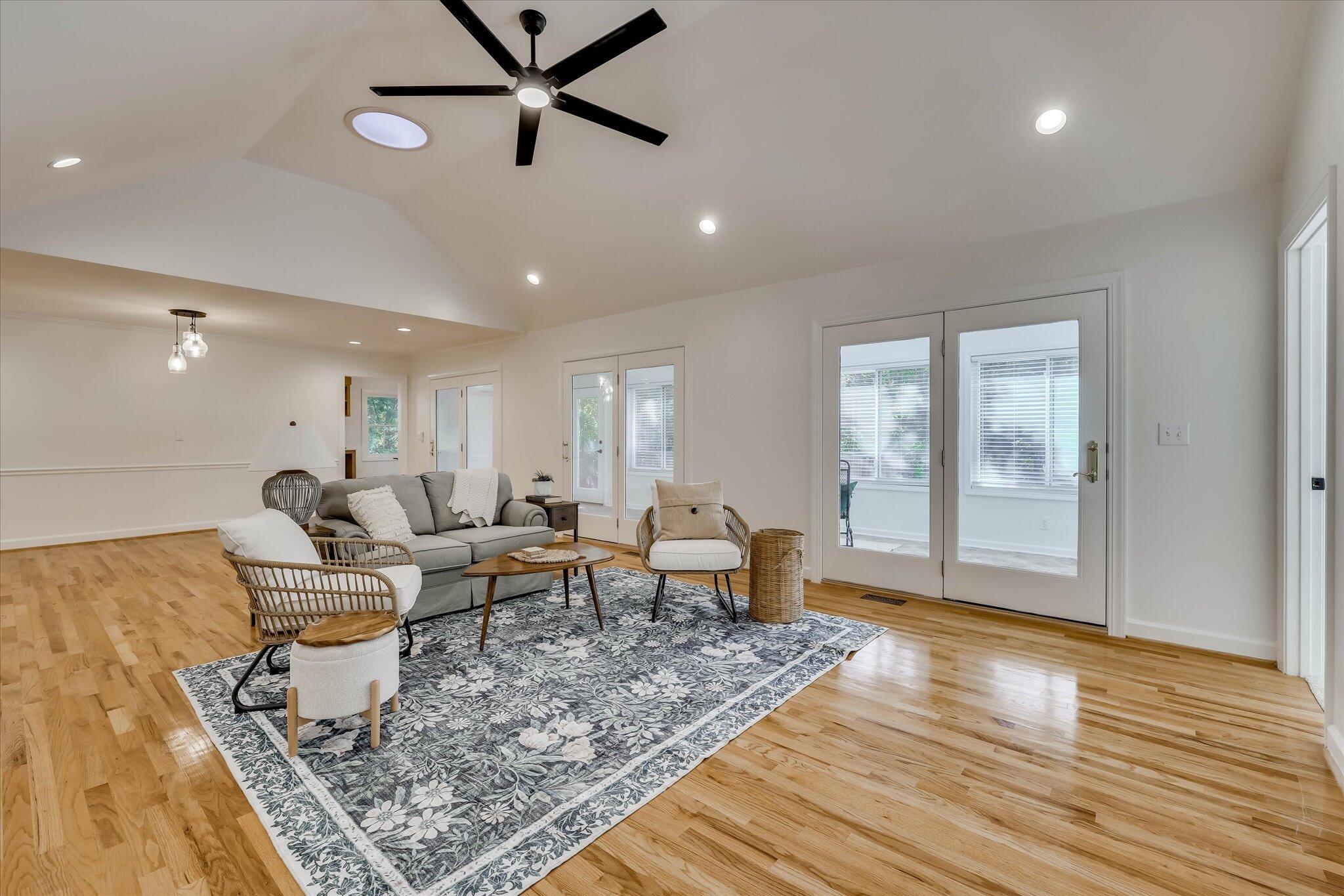 301 Misty Cove Property Photo 33