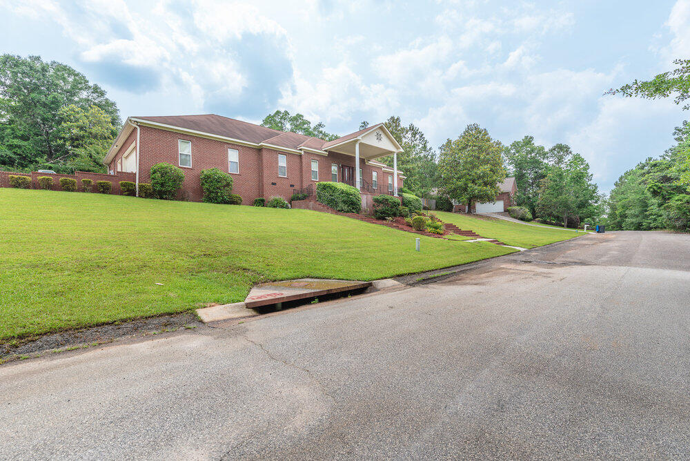 2114 Southlake Parkway Property Photo 3