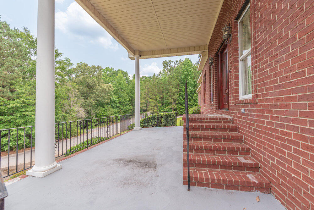 2114 Southlake Parkway Property Photo 5