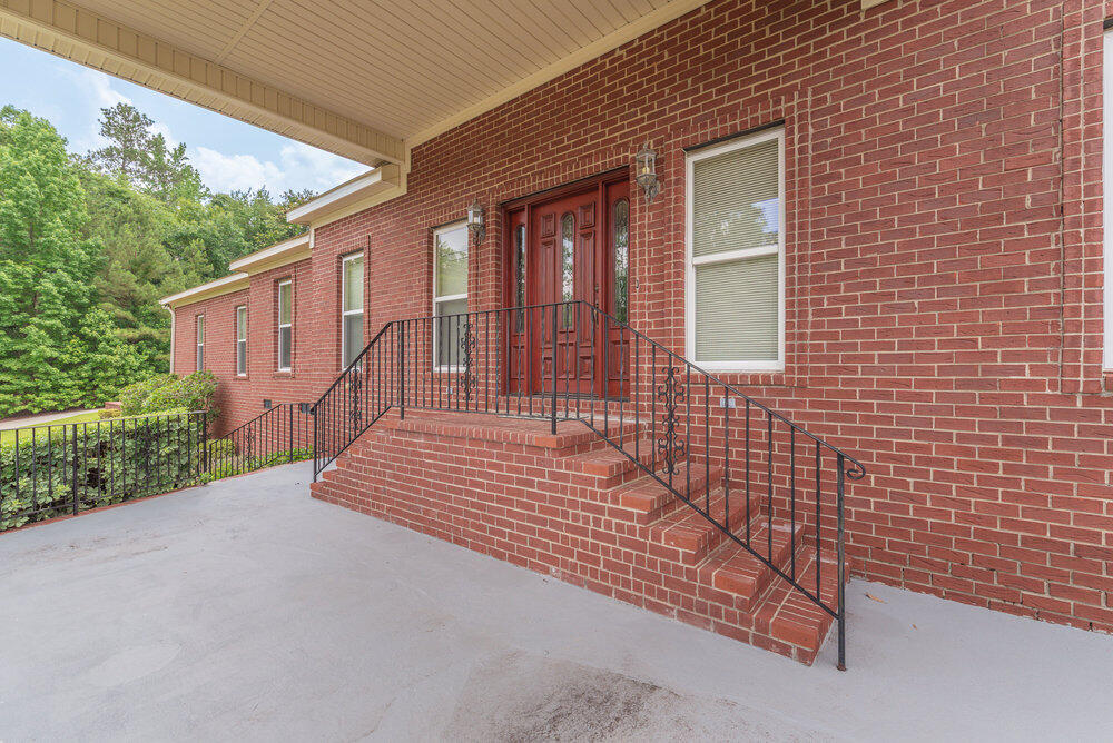 2114 Southlake Parkway Property Photo 6
