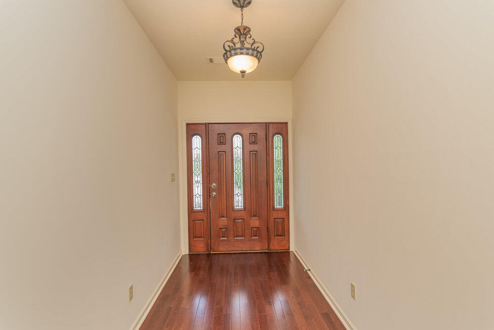 2114 Southlake Parkway Property Photo 10