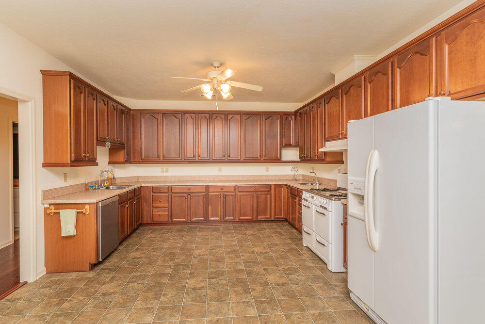 2114 Southlake Parkway Property Photo 20