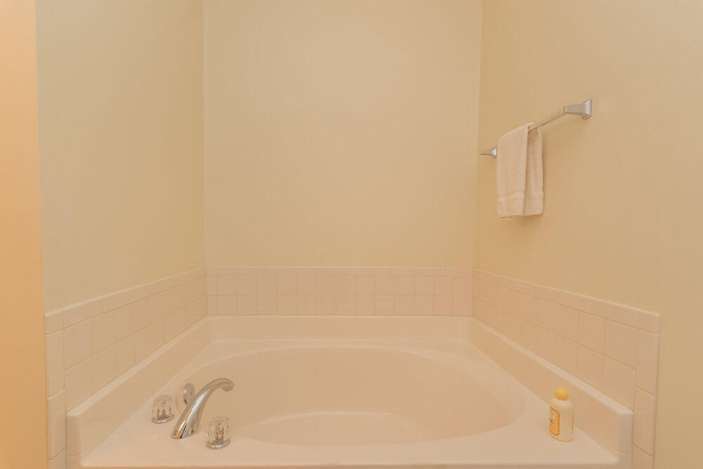 2114 Southlake Parkway Property Photo 47