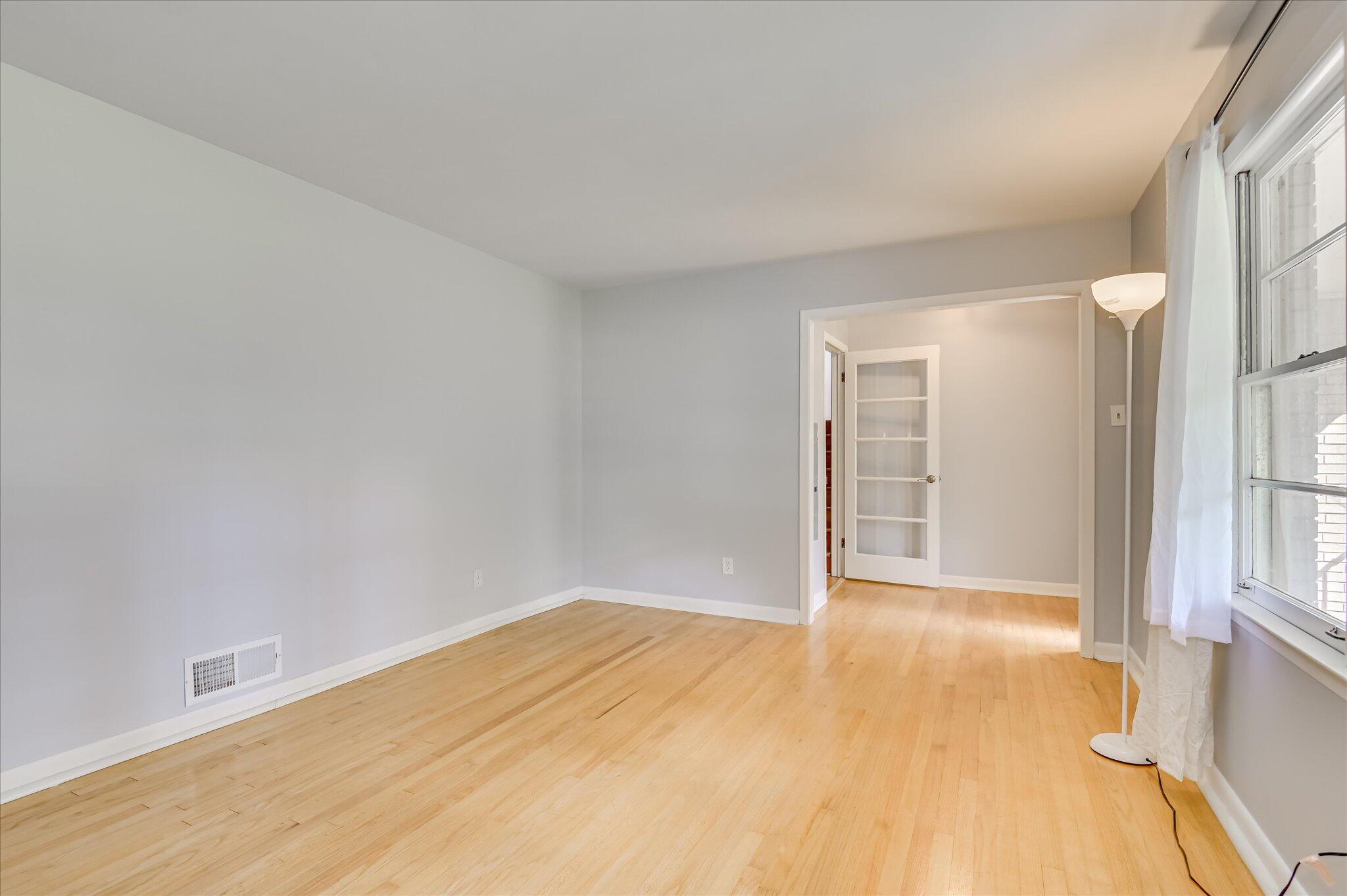 629 Canterbury Property Photo 23