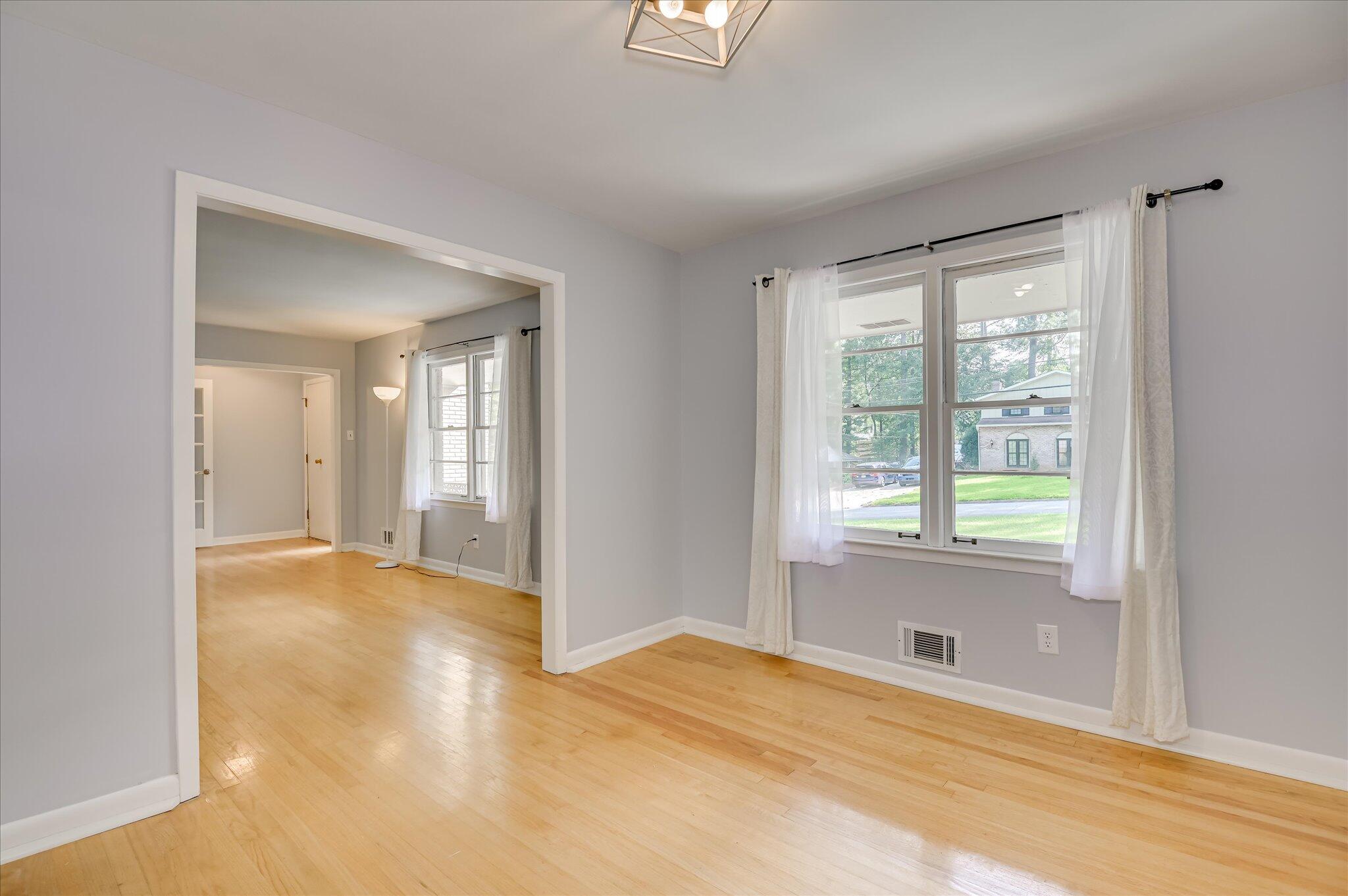 629 Canterbury Property Photo 25