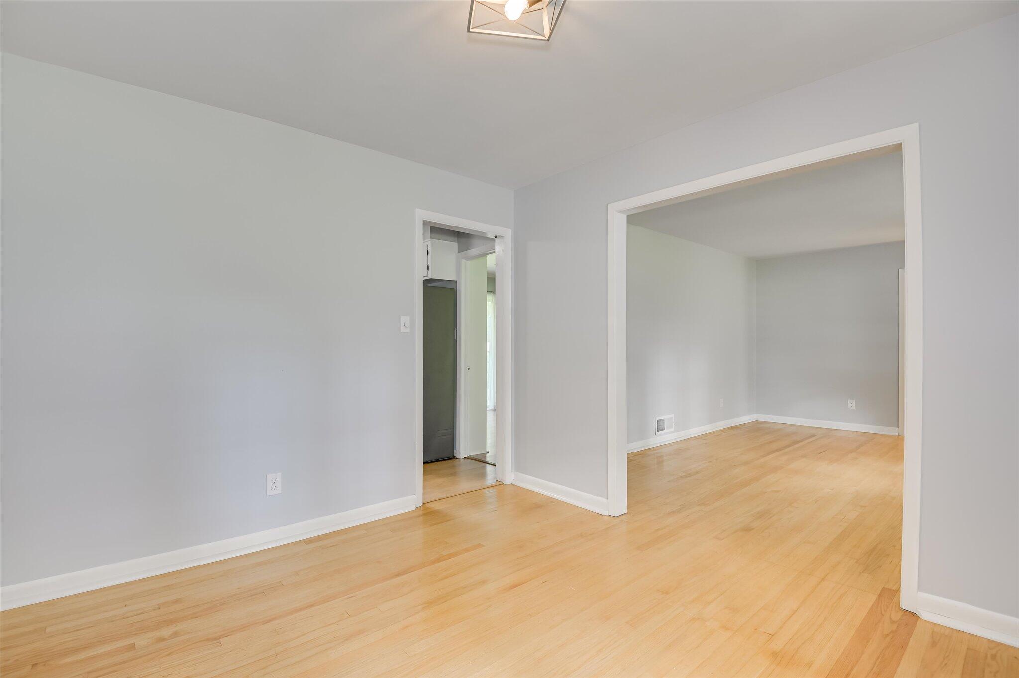 629 Canterbury Property Photo 27