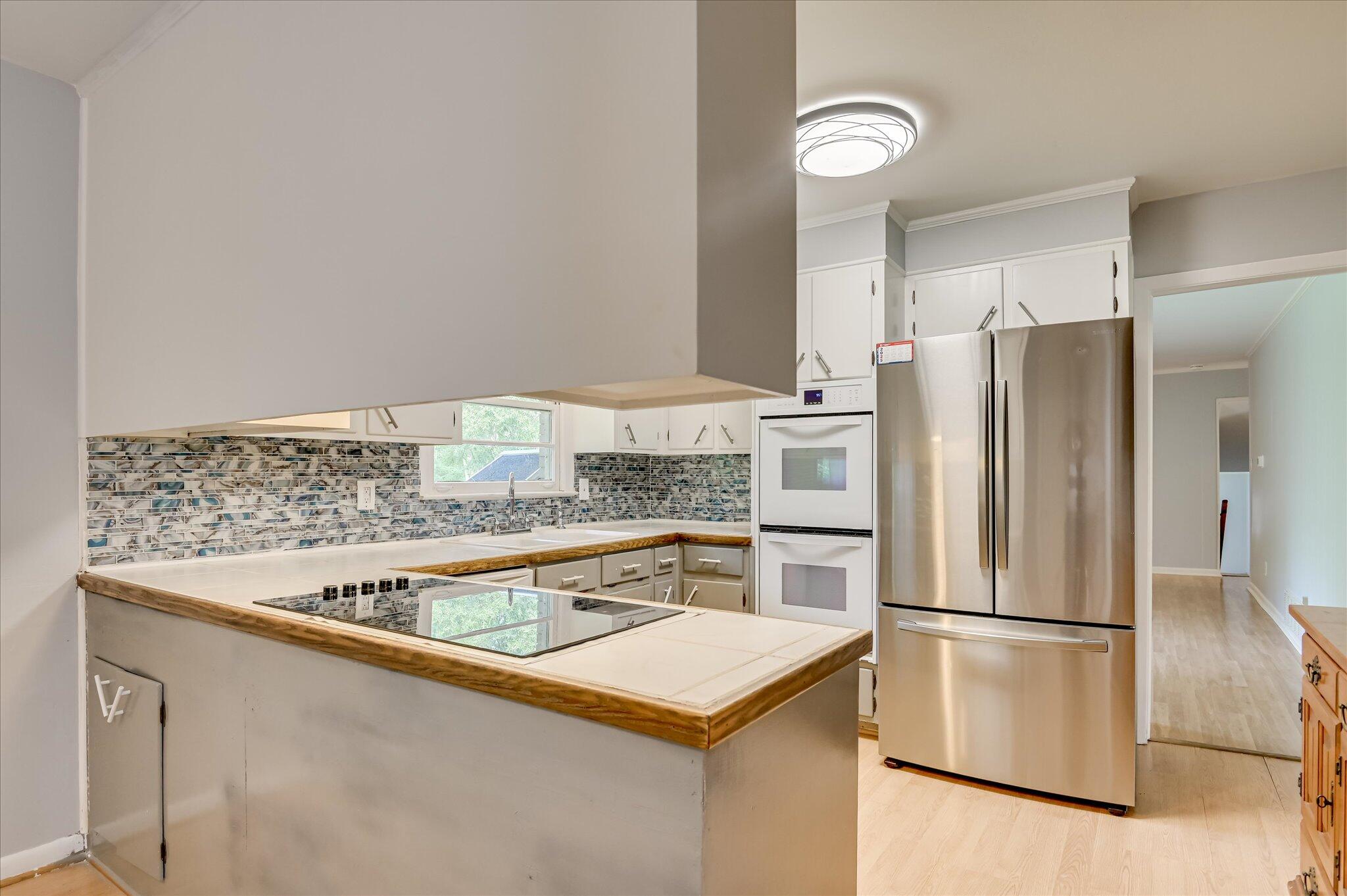629 Canterbury Property Photo 35