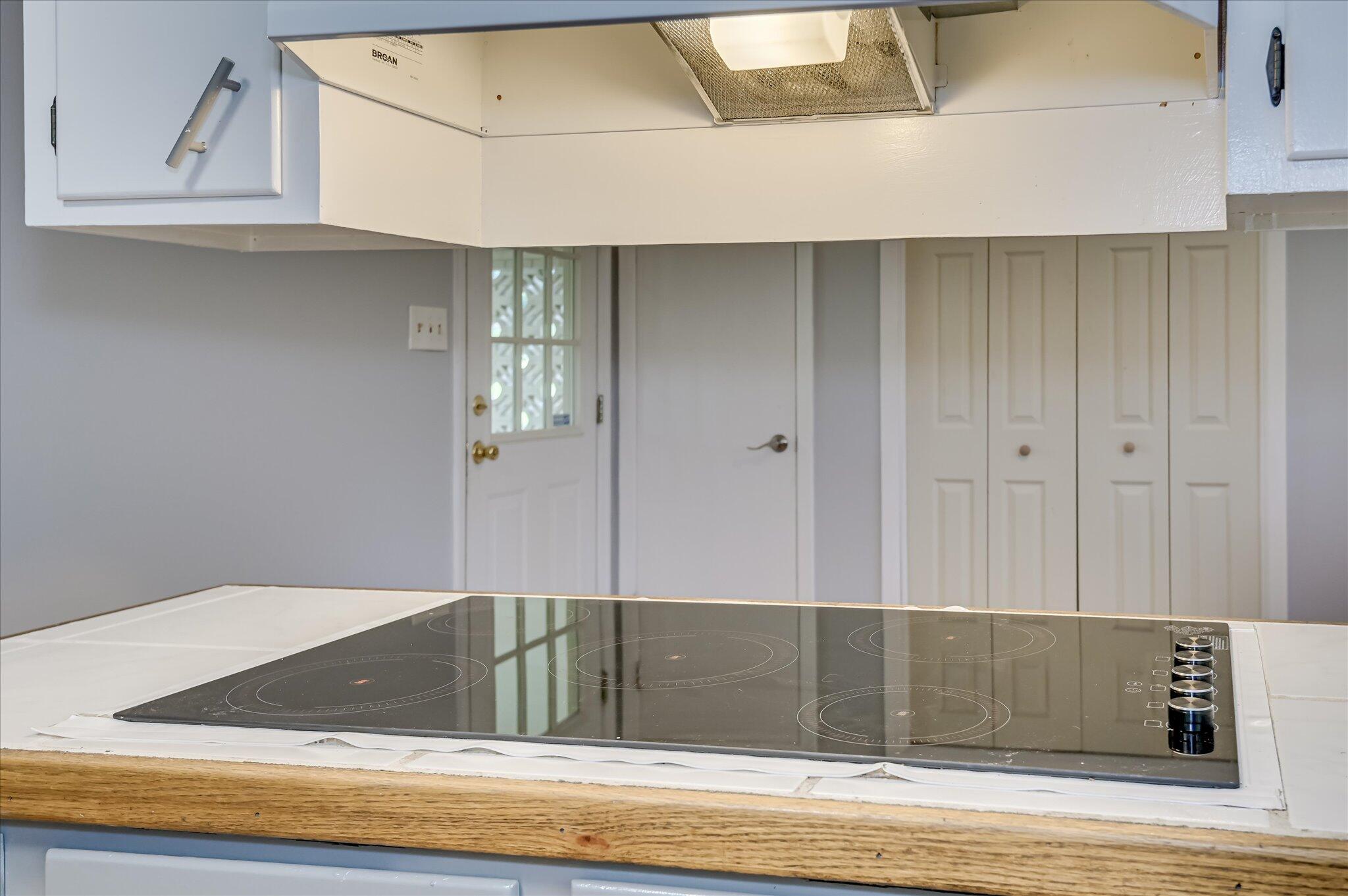 629 Canterbury Property Photo 40