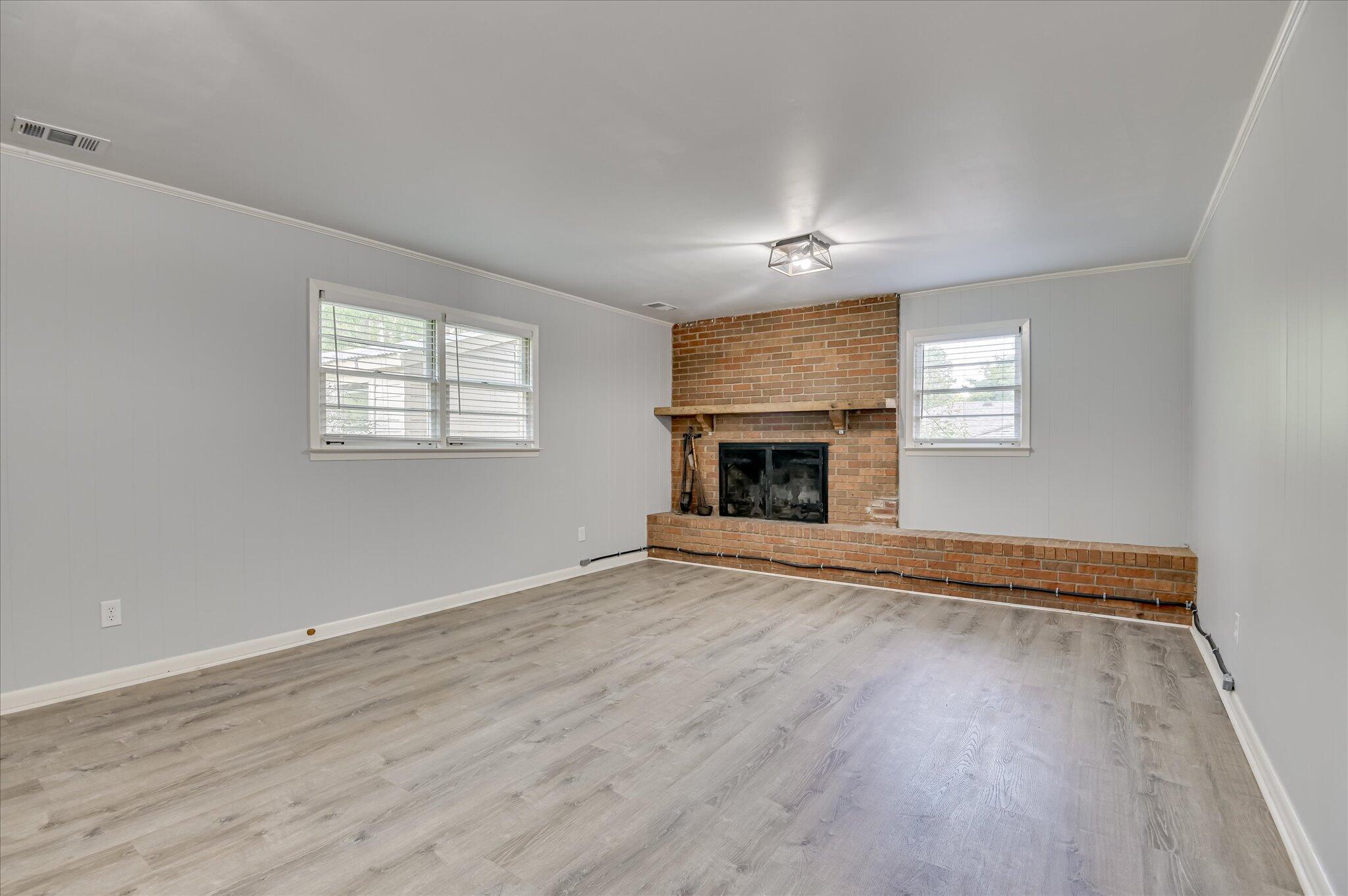 629 Canterbury Property Photo 42