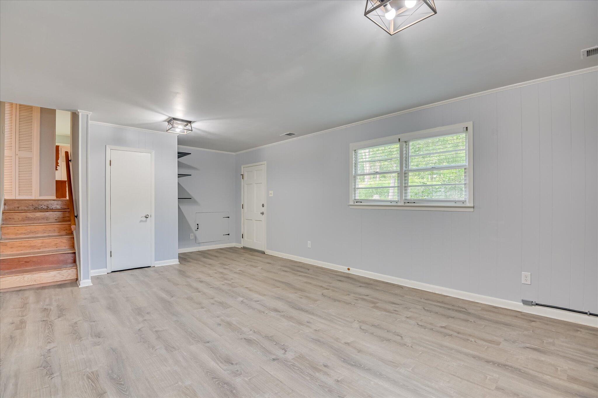 629 Canterbury Property Photo 43
