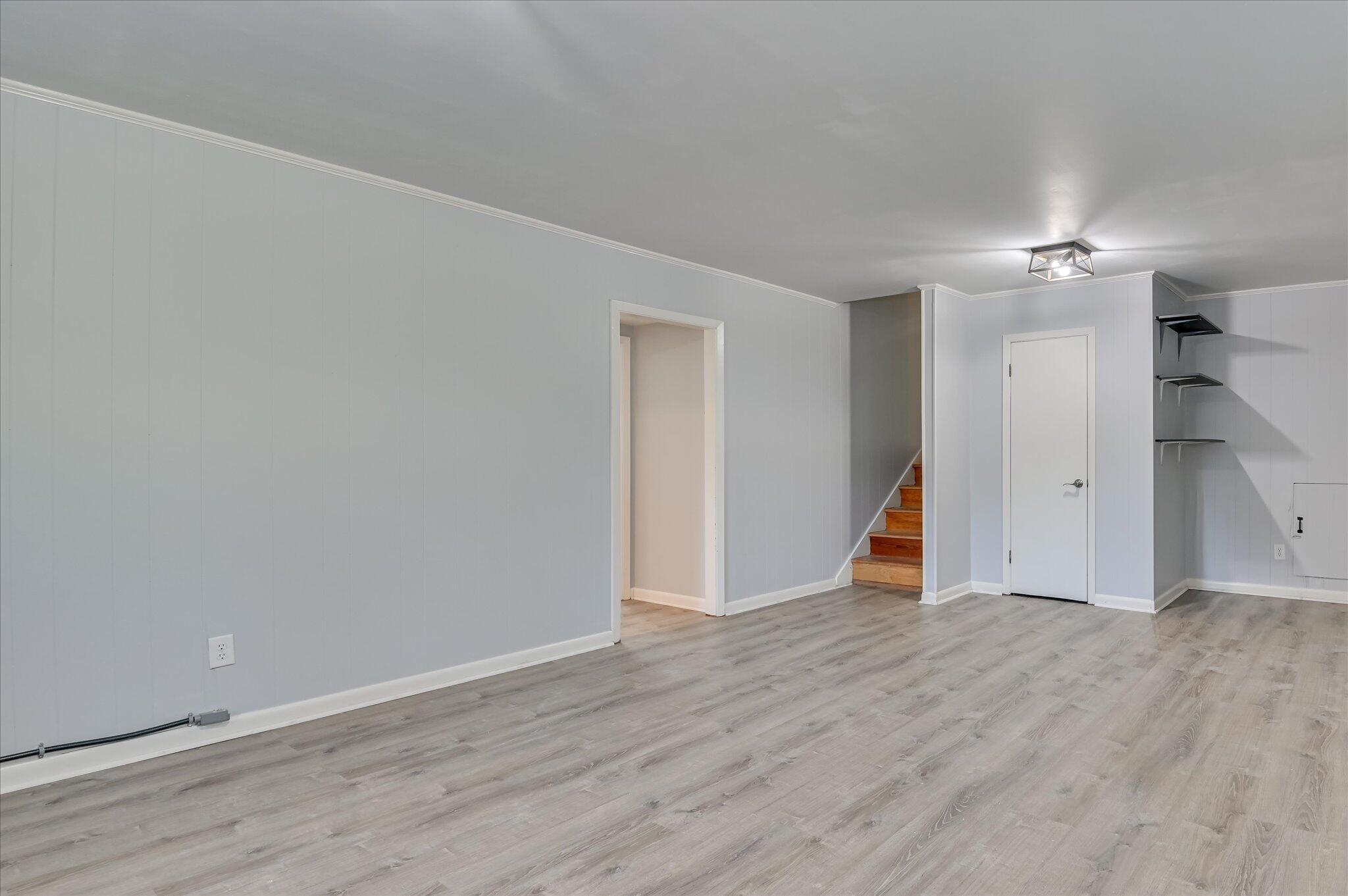 629 Canterbury Property Photo 44