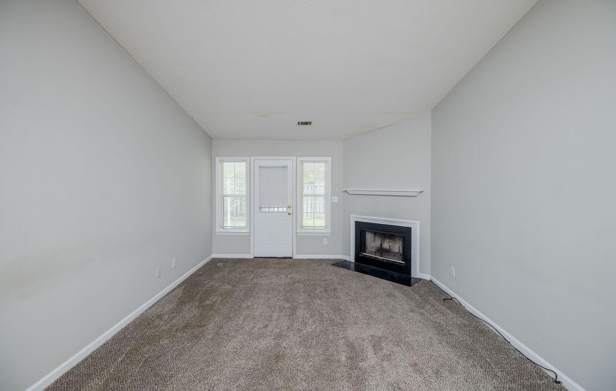 300 Nevis Drive Property Photo 8