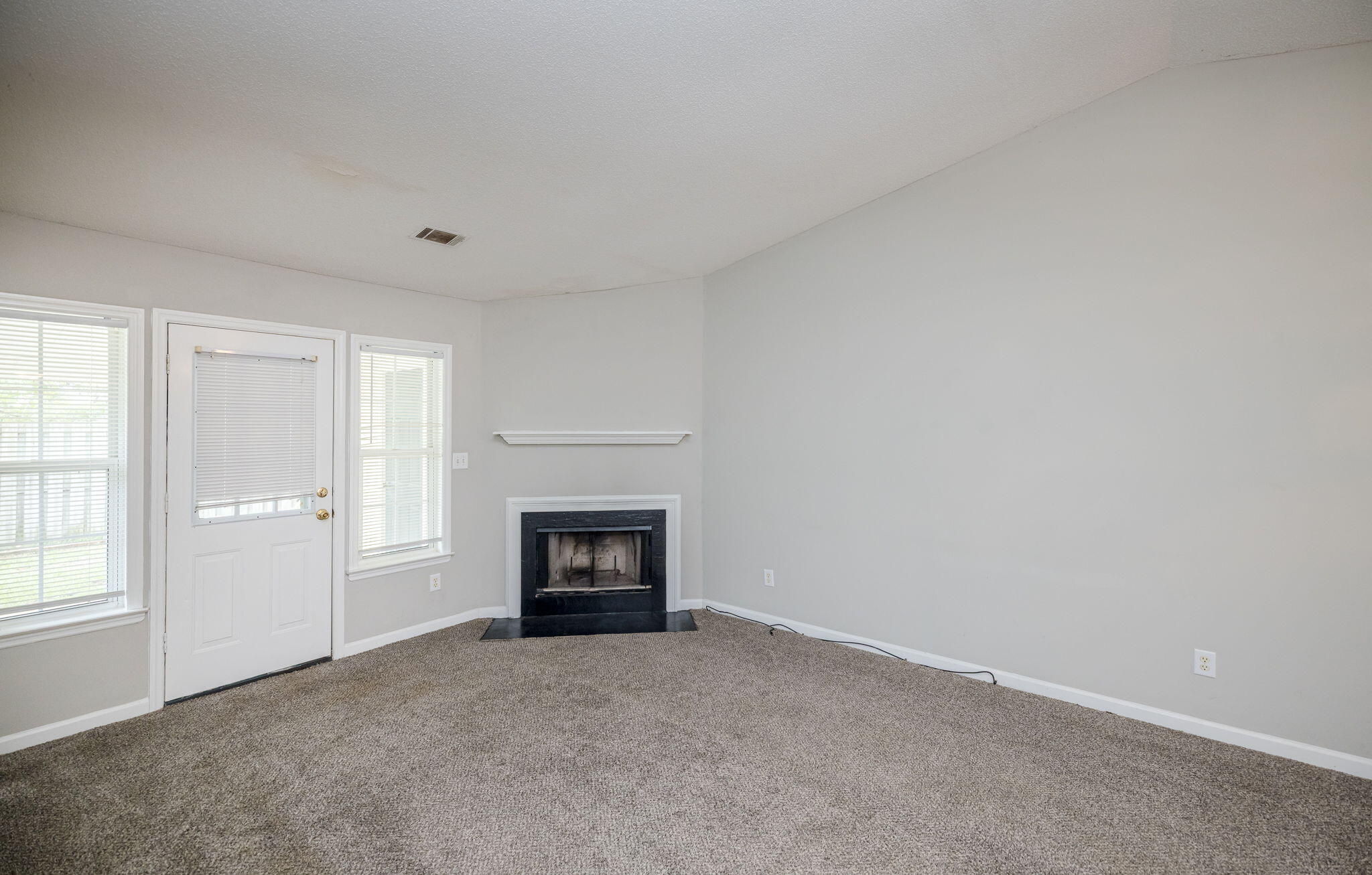 300 Nevis Drive Property Photo 9
