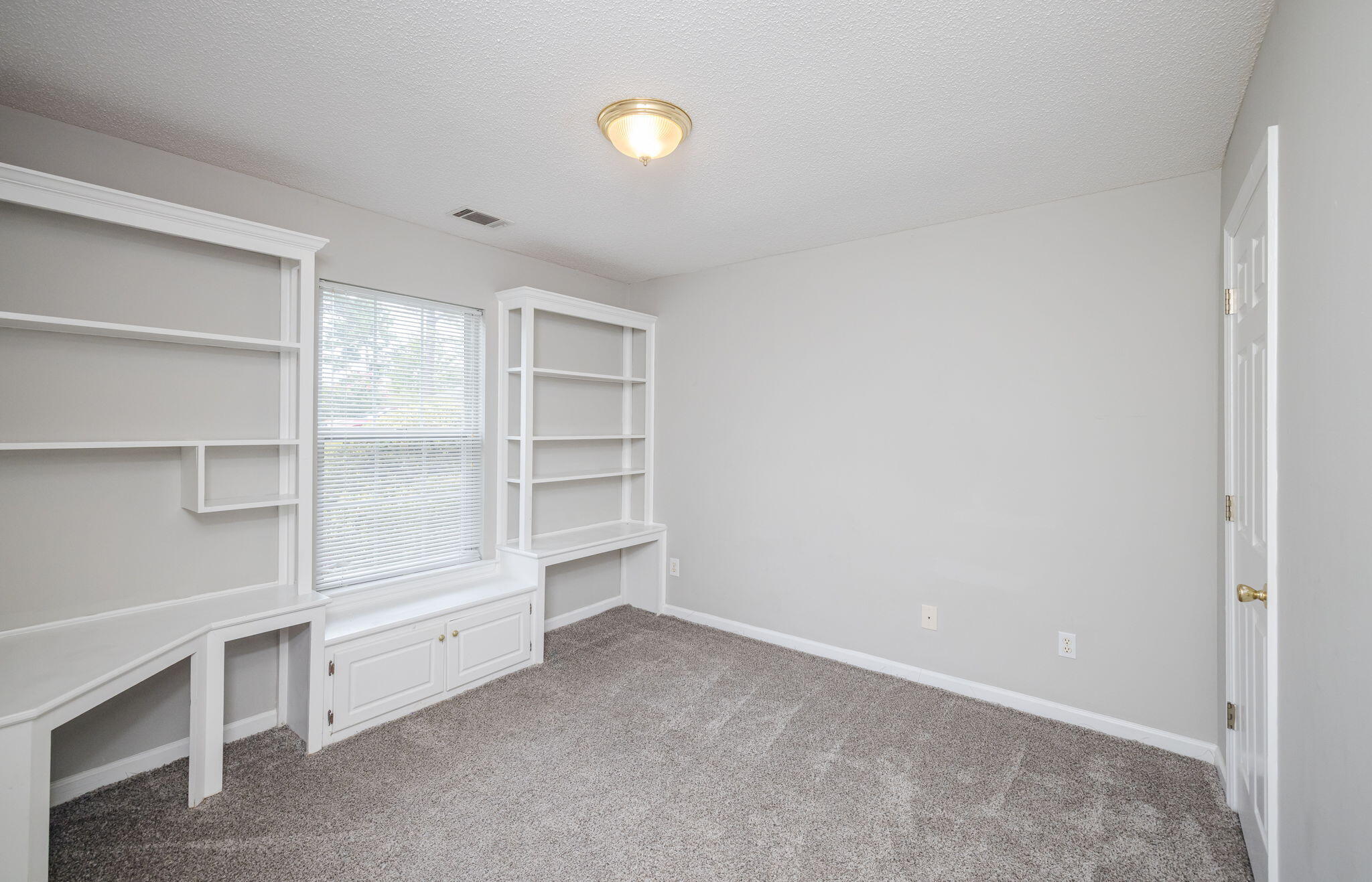 300 Nevis Drive Property Photo 25