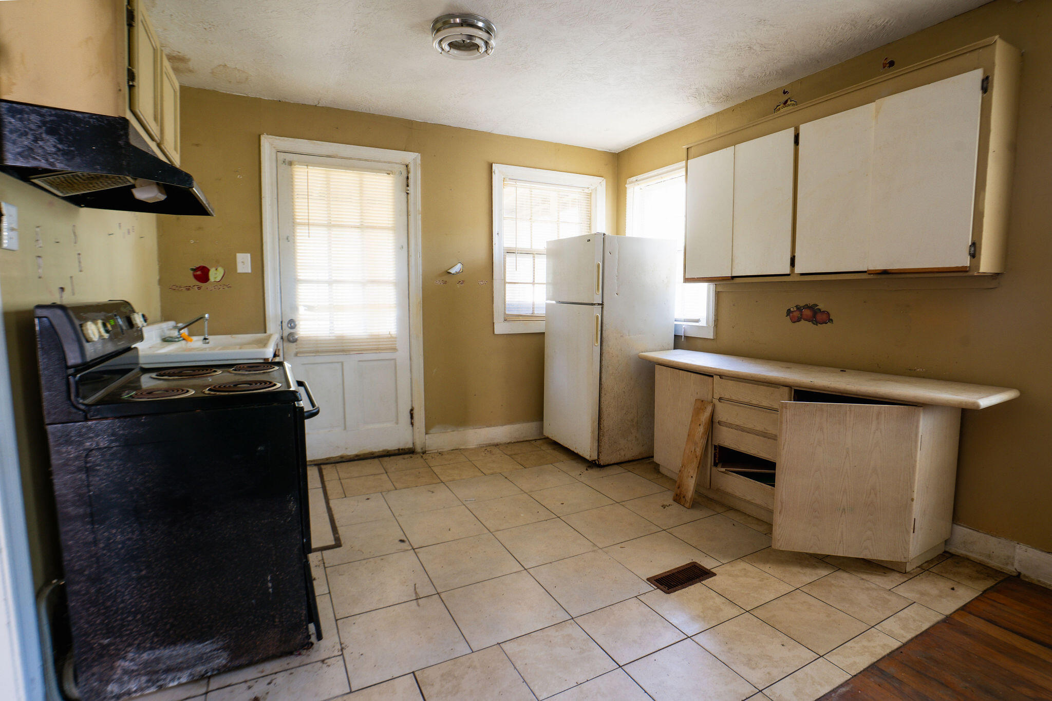 2135 Shirley Avenue Property Photo 6