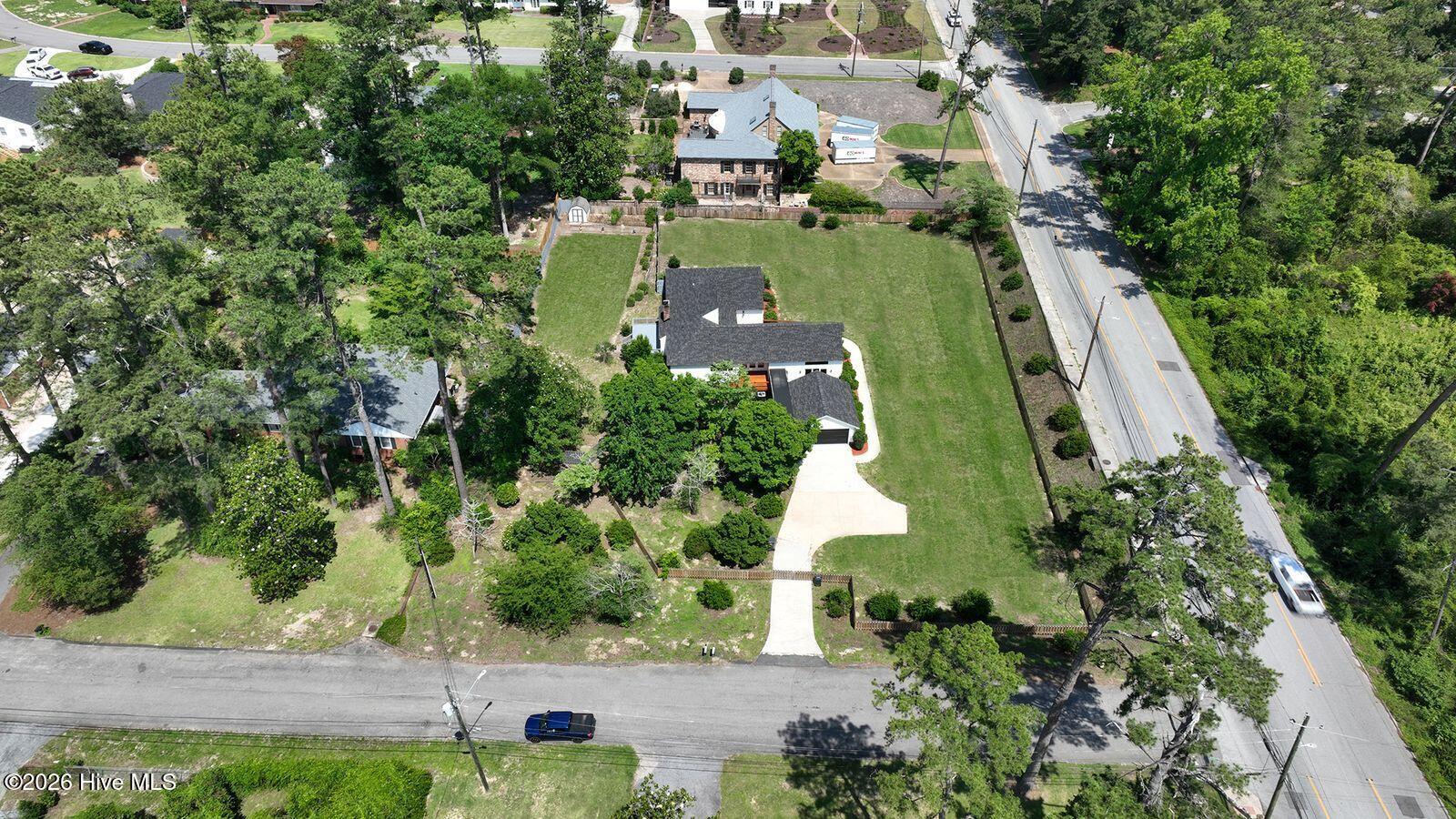 3075 Walton Way Property Photo 6