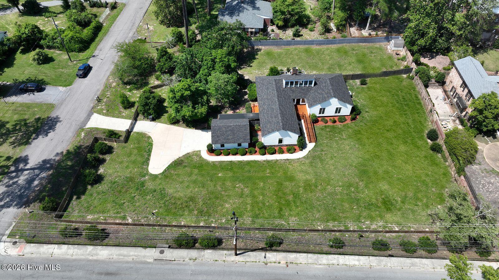 3075 Walton Way Property Photo 8