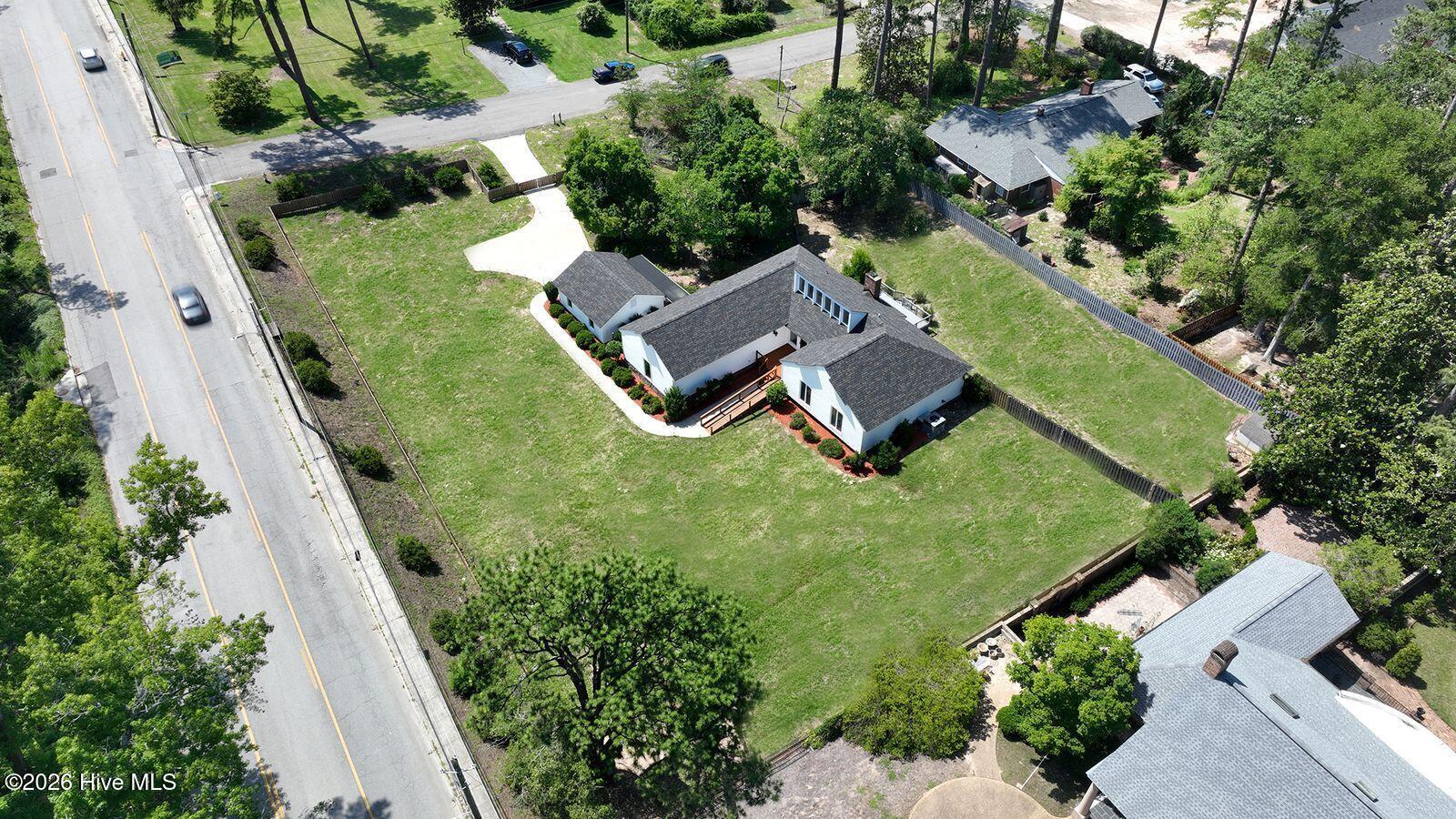 3075 Walton Way Property Photo 9