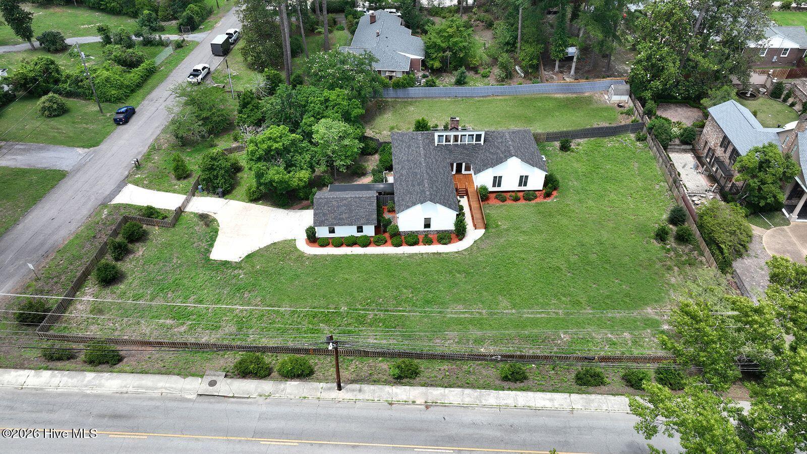 3075 Walton Way Property Photo 13
