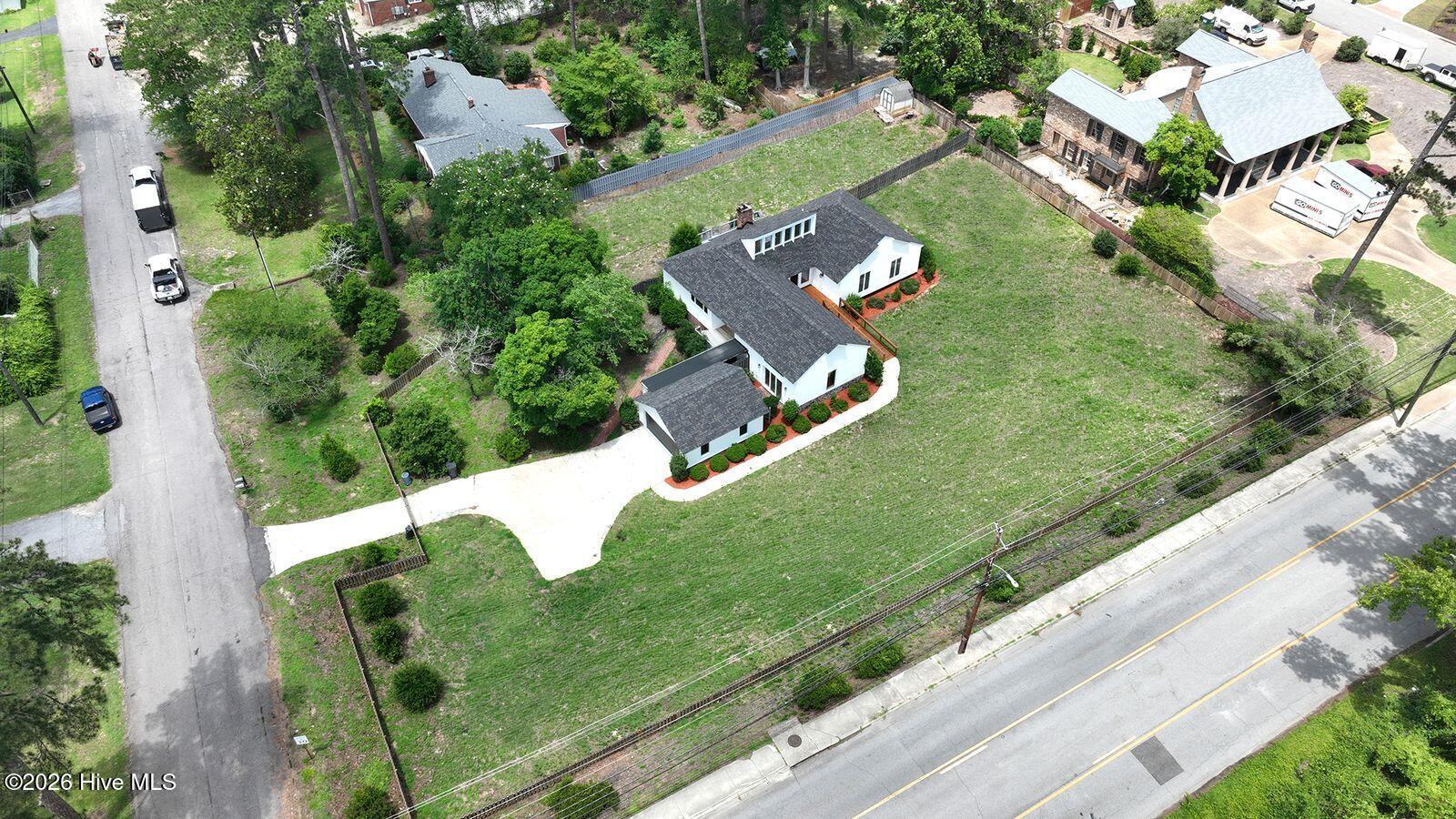 3075 Walton Way Property Photo 15