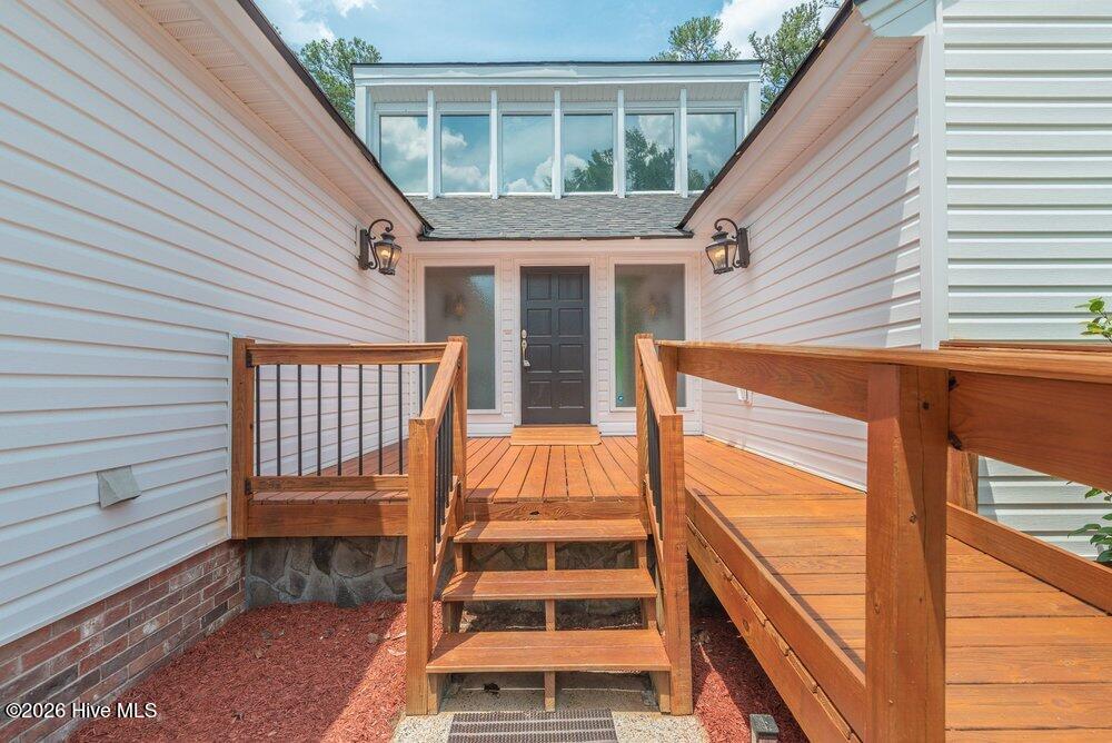 3075 Walton Way Property Photo 25