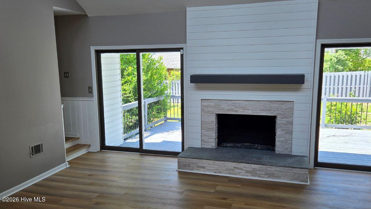 3075 Walton Way Property Photo 29