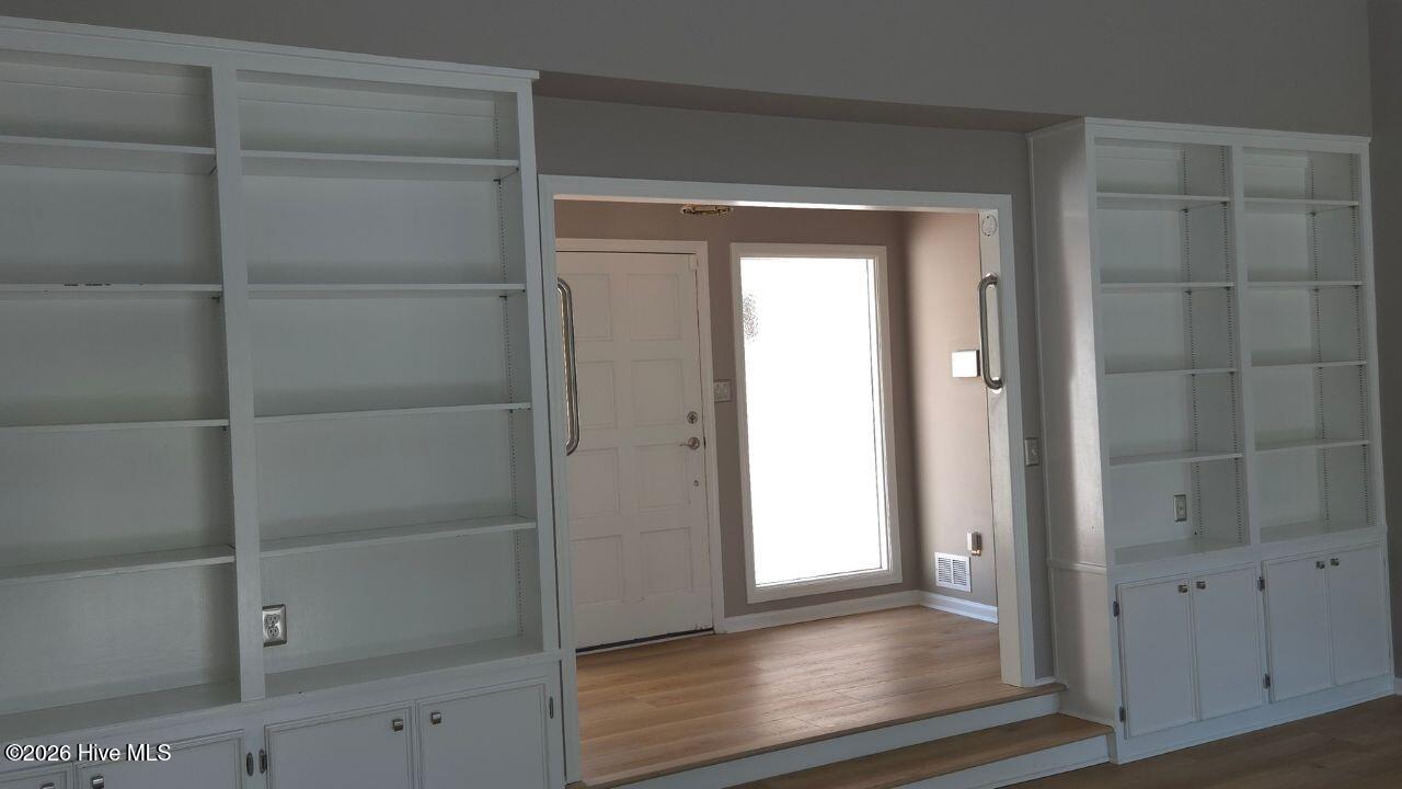 3075 Walton Way Property Photo 31
