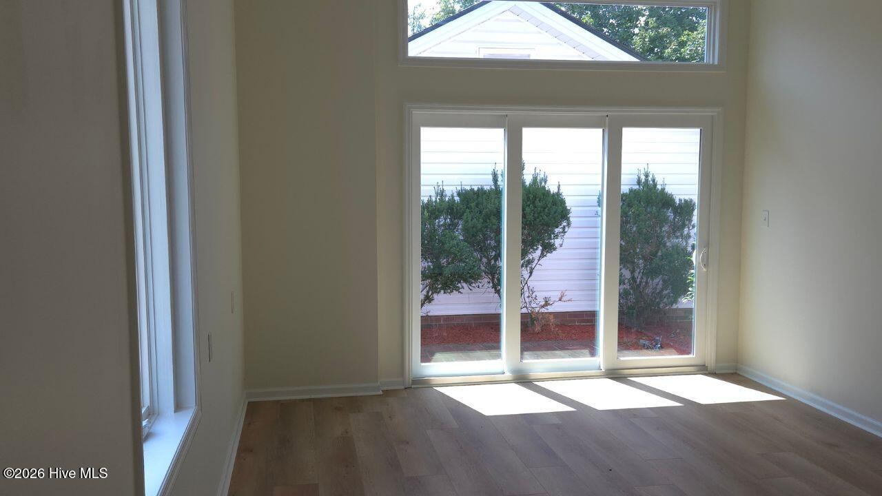 3075 Walton Way Property Photo 33