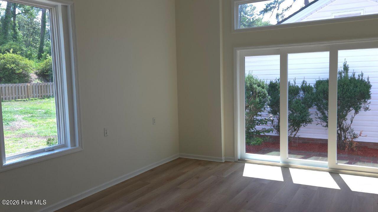 3075 Walton Way Property Photo 34