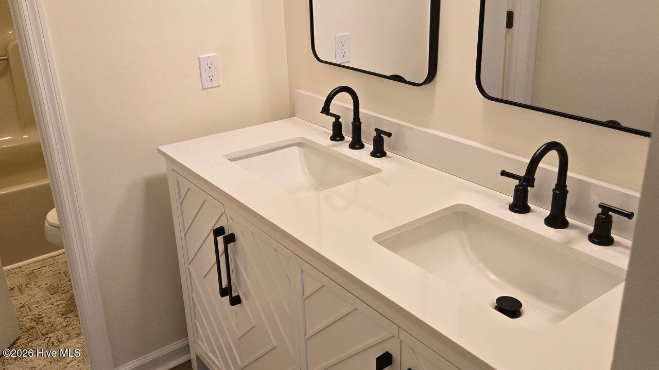 3075 Walton Way Property Photo 40