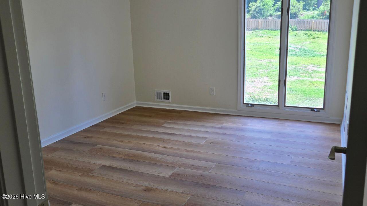 3075 Walton Way Property Photo 43