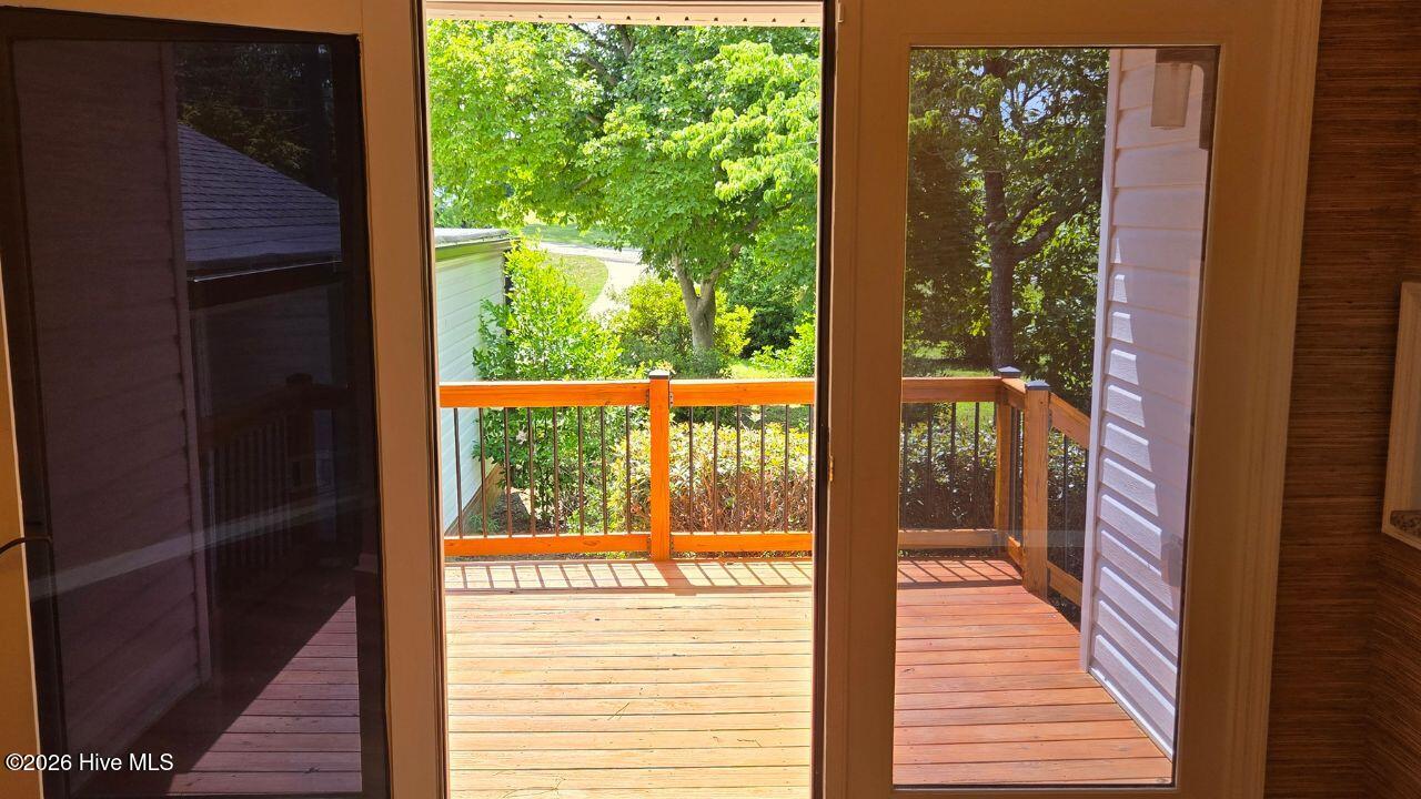 3075 Walton Way Property Photo 49
