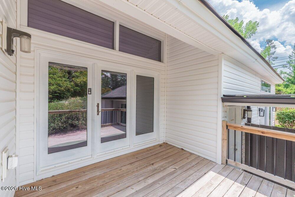 3075 Walton Way Property Photo 59