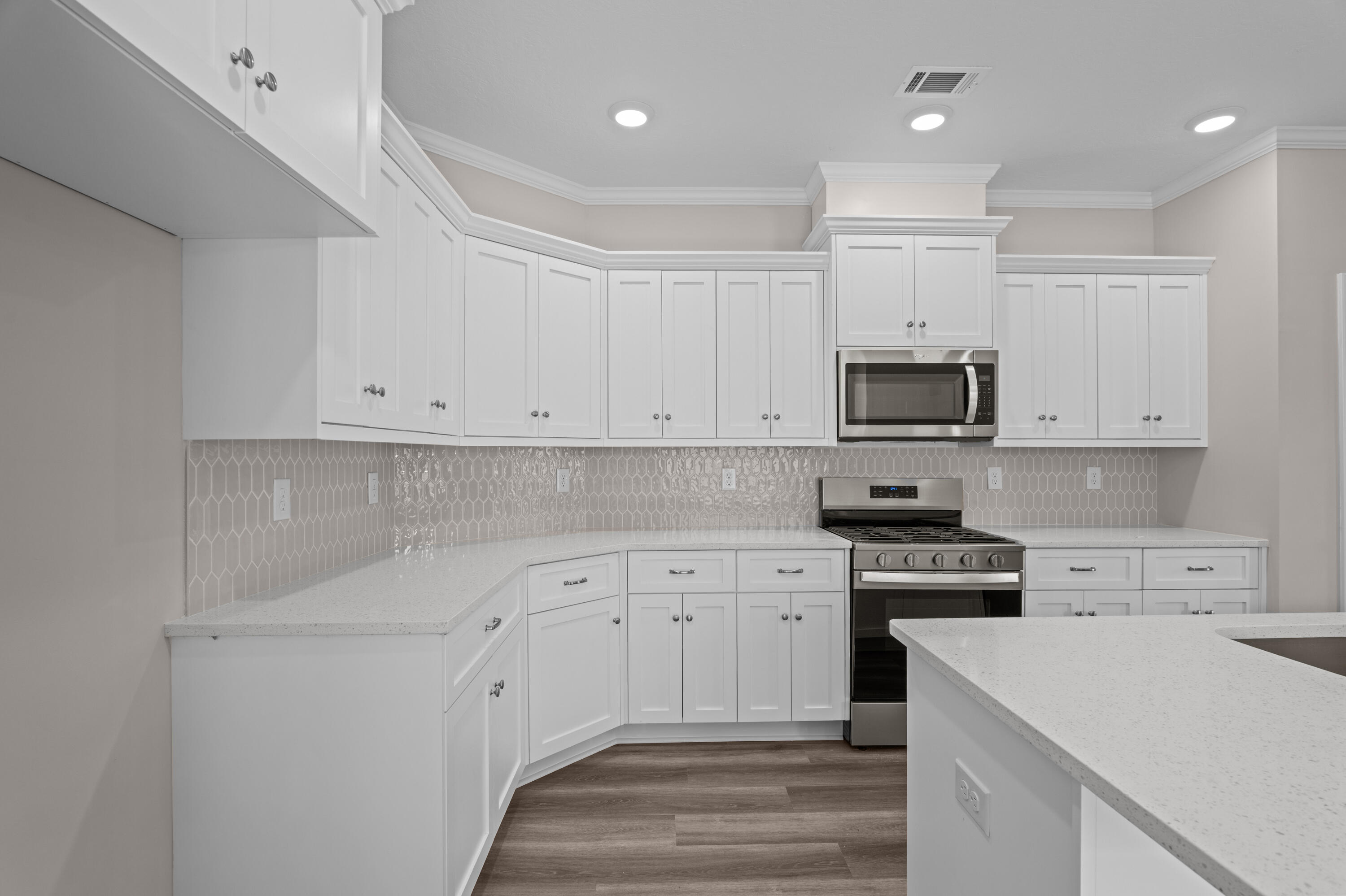 214 Dublin Loop Property Photo 5