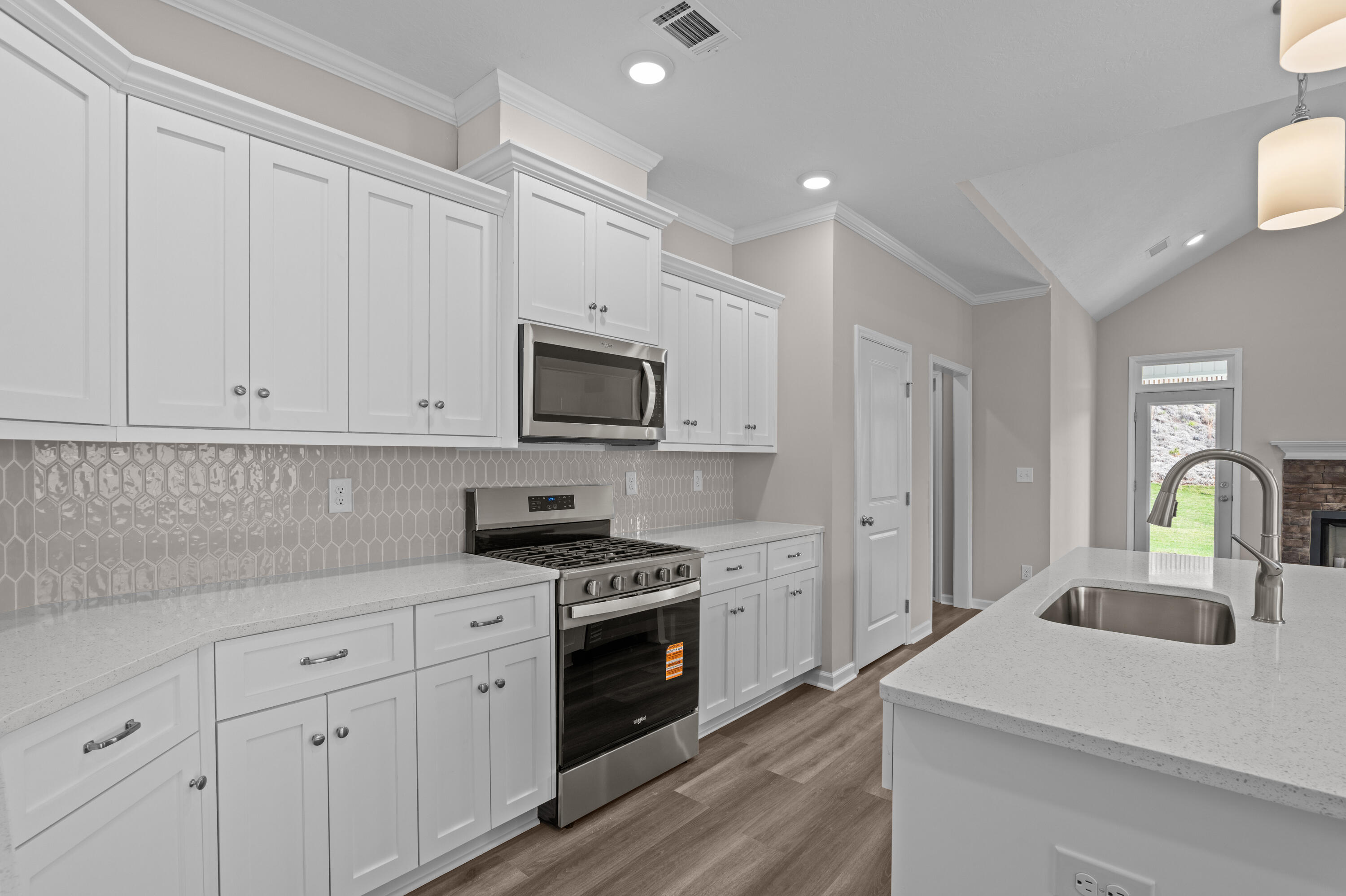 214 Dublin Loop Property Photo 6