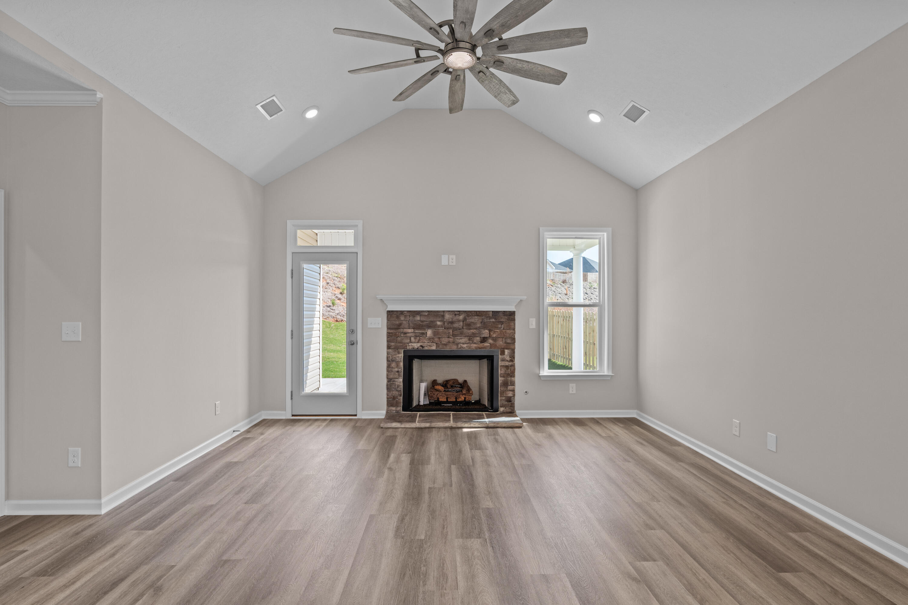 214 Dublin Loop Property Photo 12