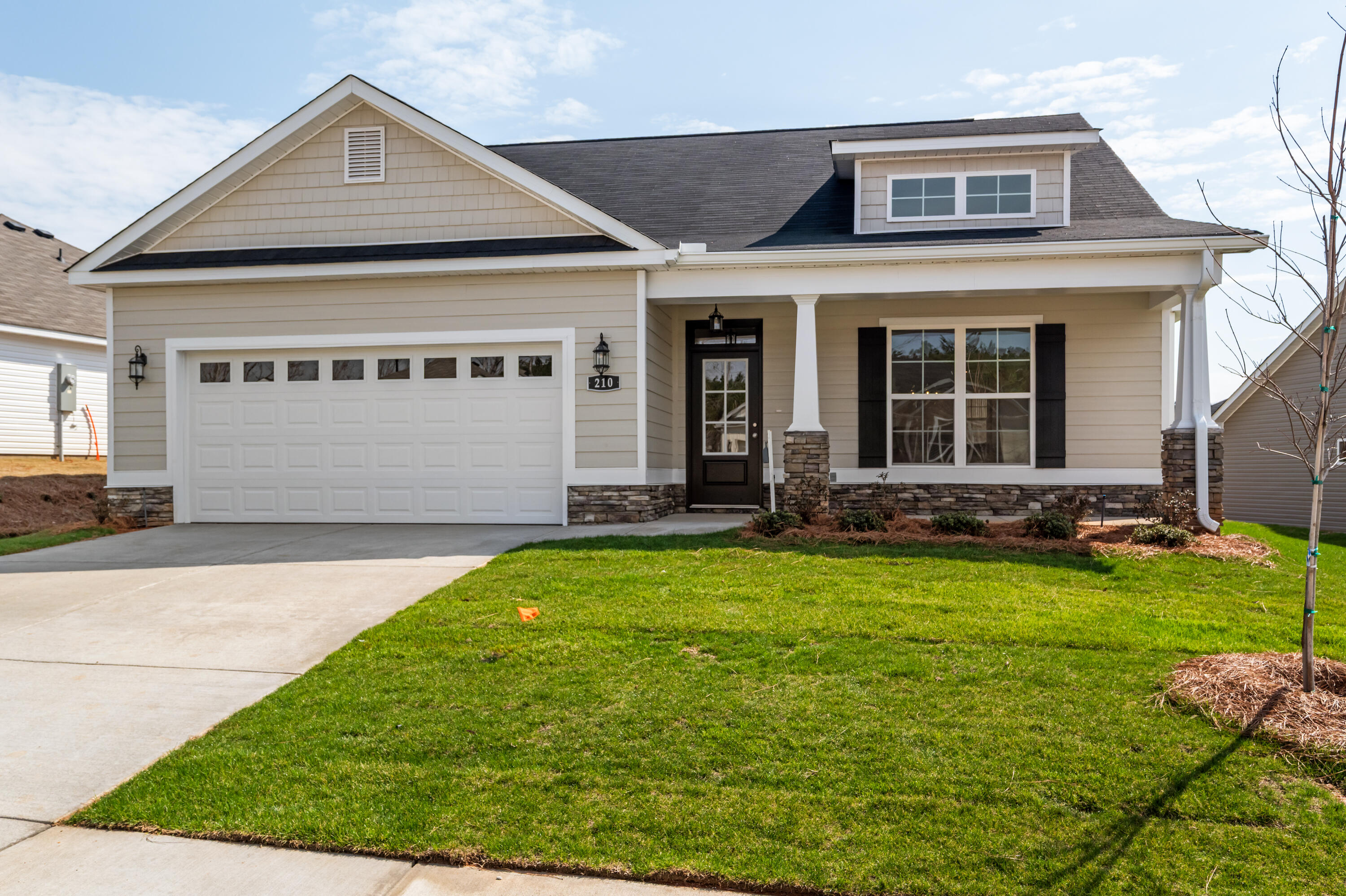 210 Dublin Loop Property Photo 1