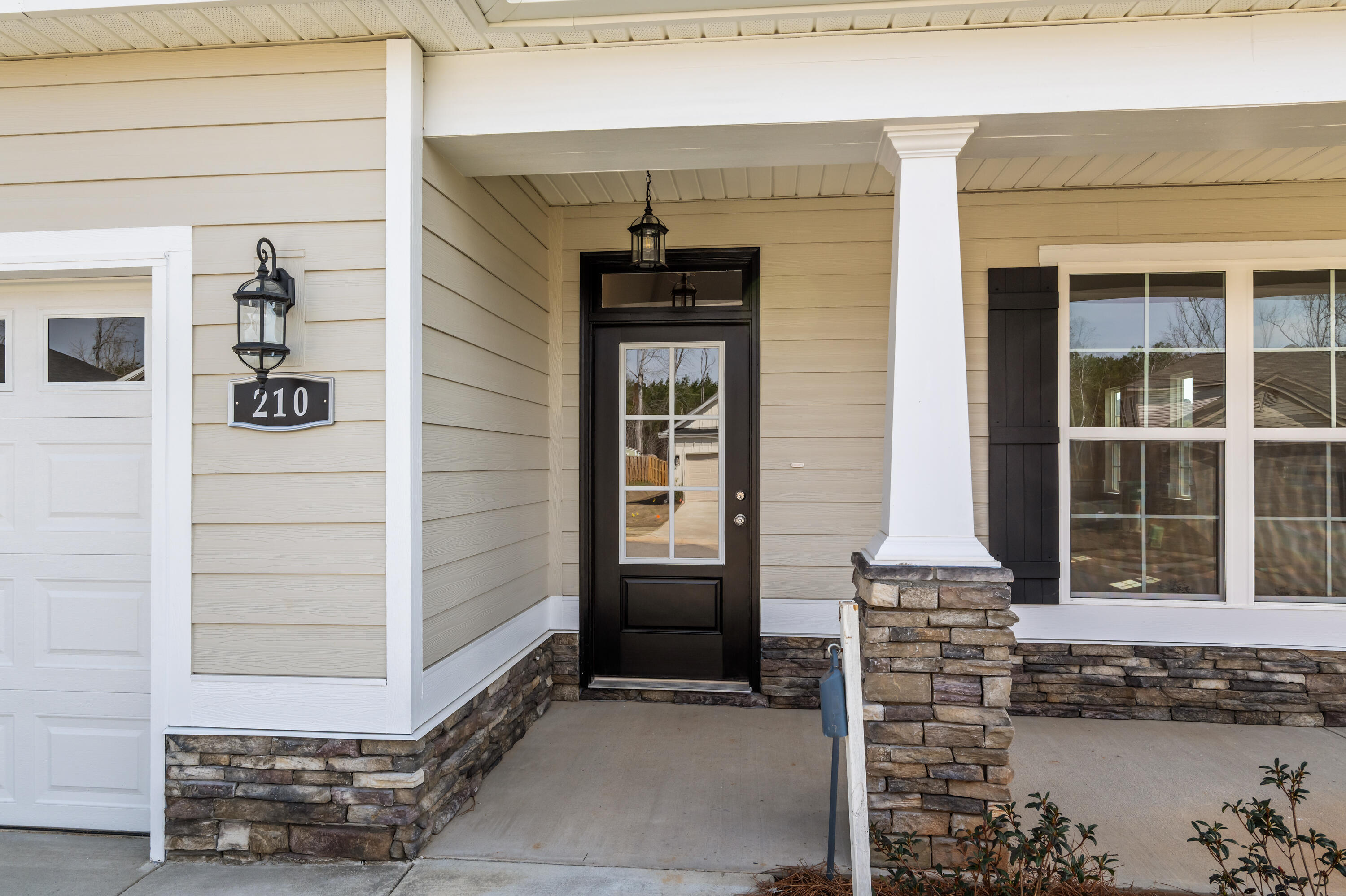 210 Dublin Loop Property Photo 2